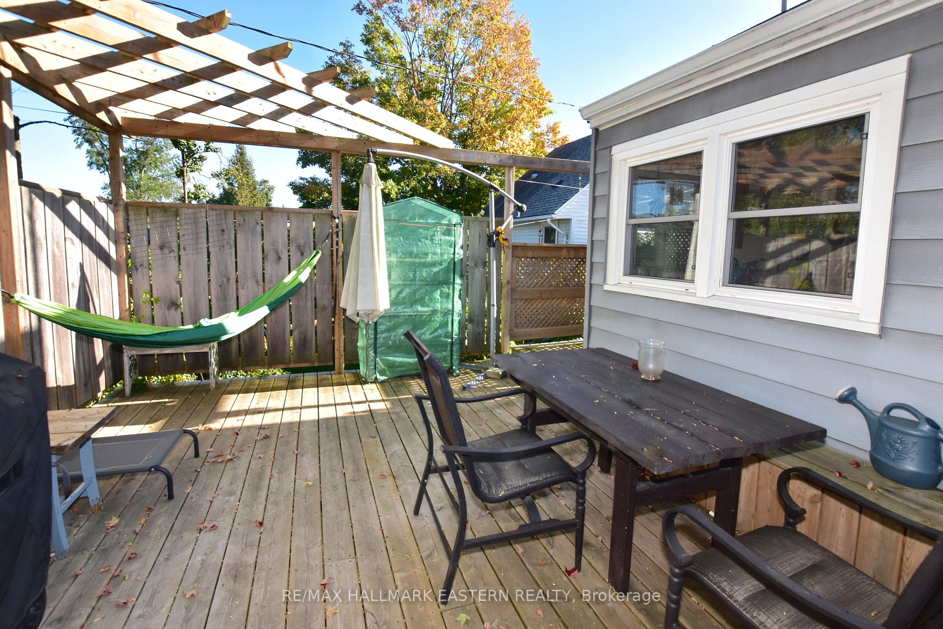 Photo 18 of 726 Fairbairn Street, Peterborough, Northcrest Ward 5 — HOMEH