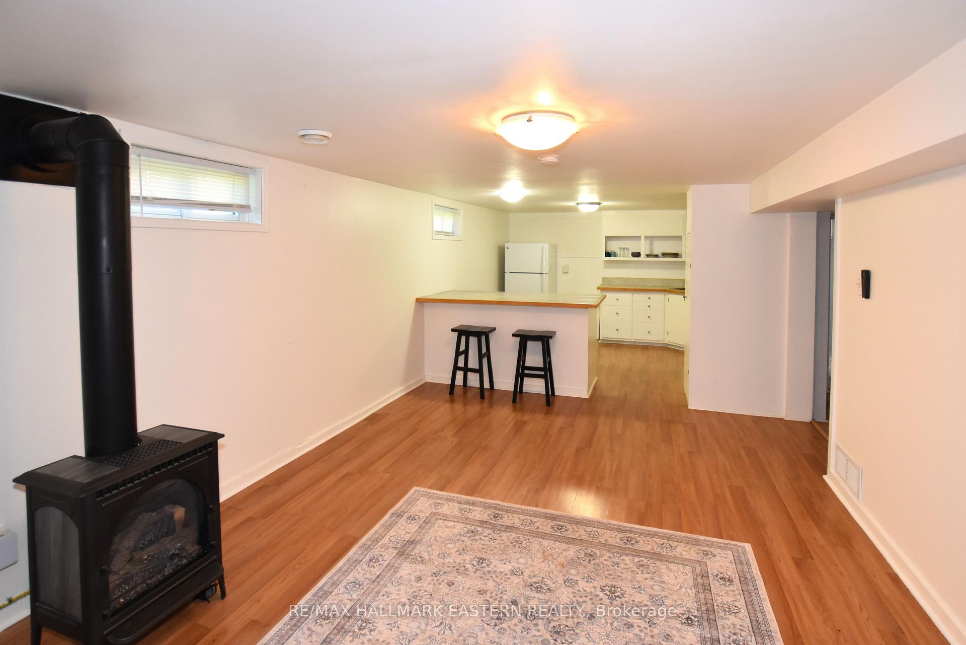 Photo 19 of 726 Fairbairn Street, Peterborough, Northcrest Ward 5 — HOMEH