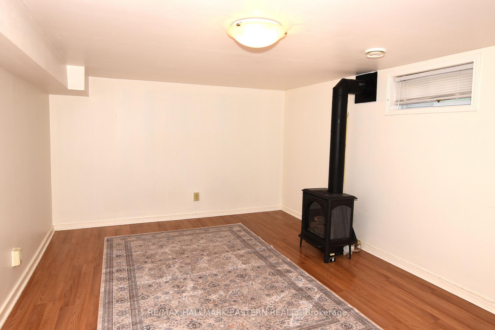Photo 22 of 726 Fairbairn Street, Peterborough, Northcrest Ward 5 — HOMEH