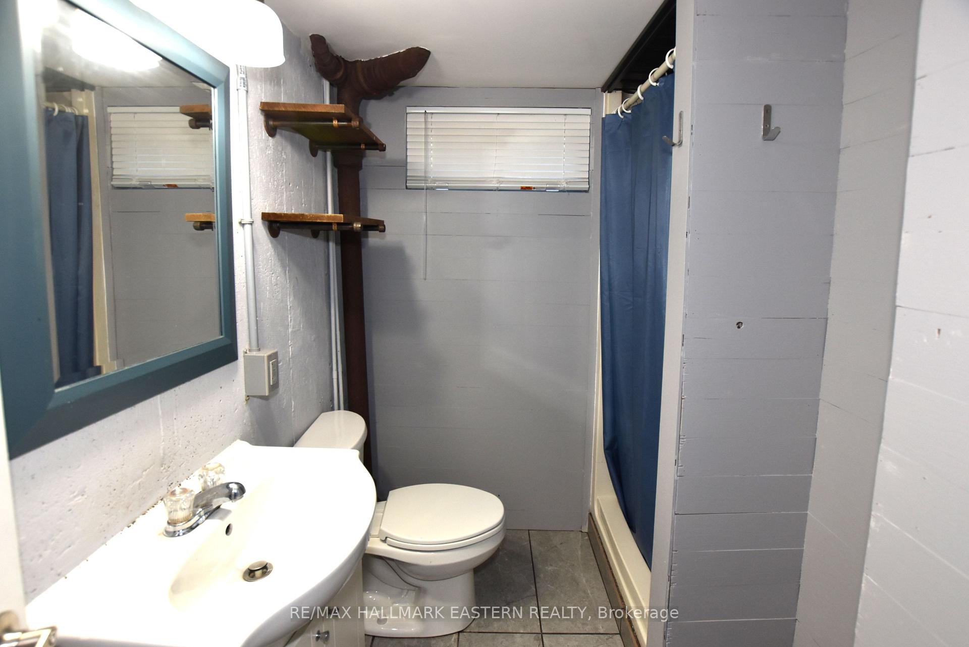Photo 23 of 726 Fairbairn Street, Peterborough, Northcrest Ward 5 — HOMEH
