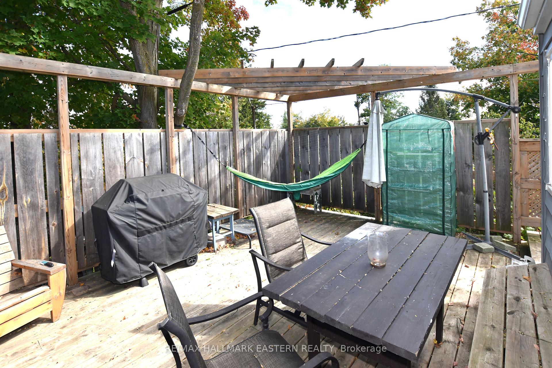 Photo 27 of 726 Fairbairn Street, Peterborough, Northcrest Ward 5 — HOMEH