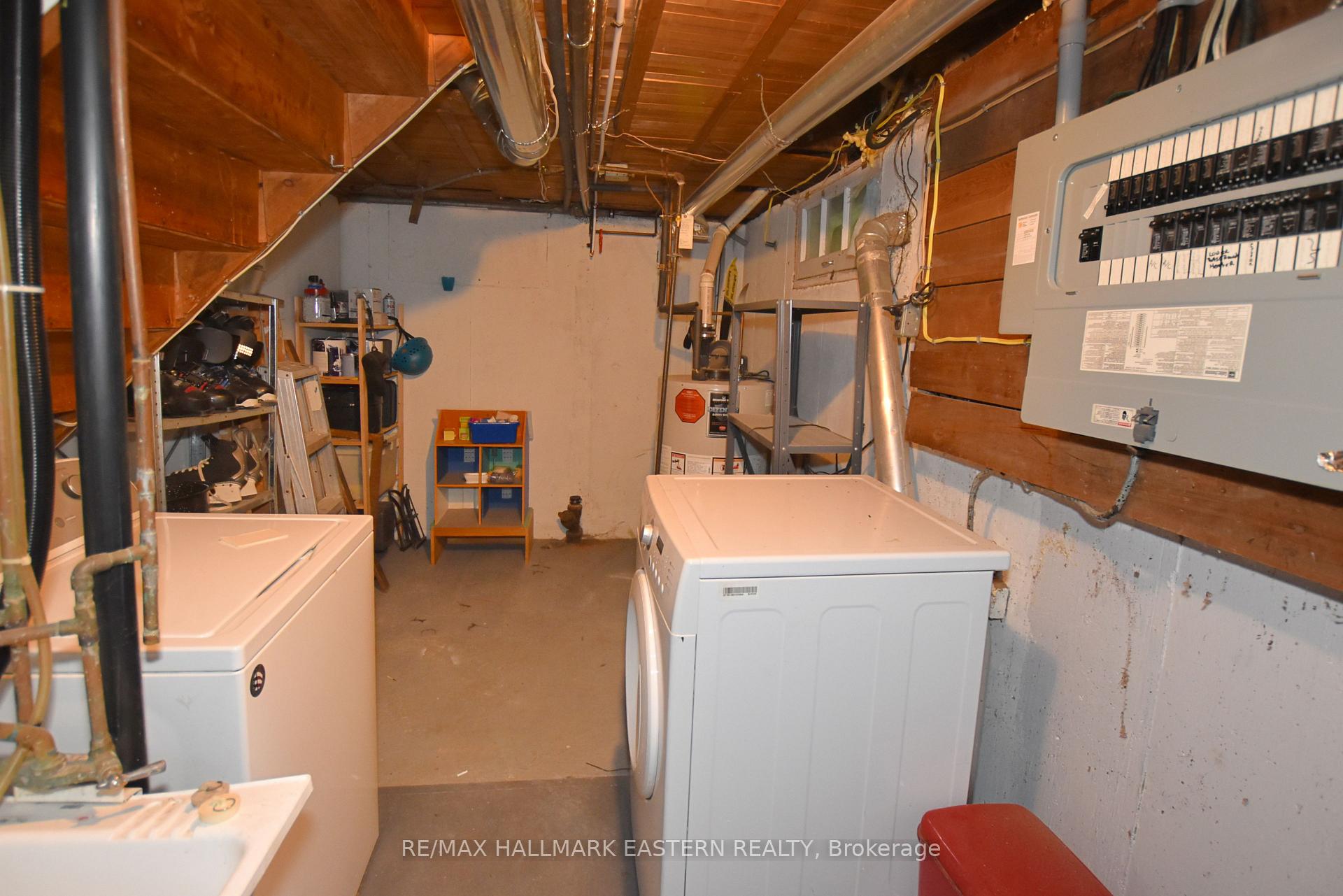 Photo 28 of 726 Fairbairn Street, Peterborough, Northcrest Ward 5 — HOMEH