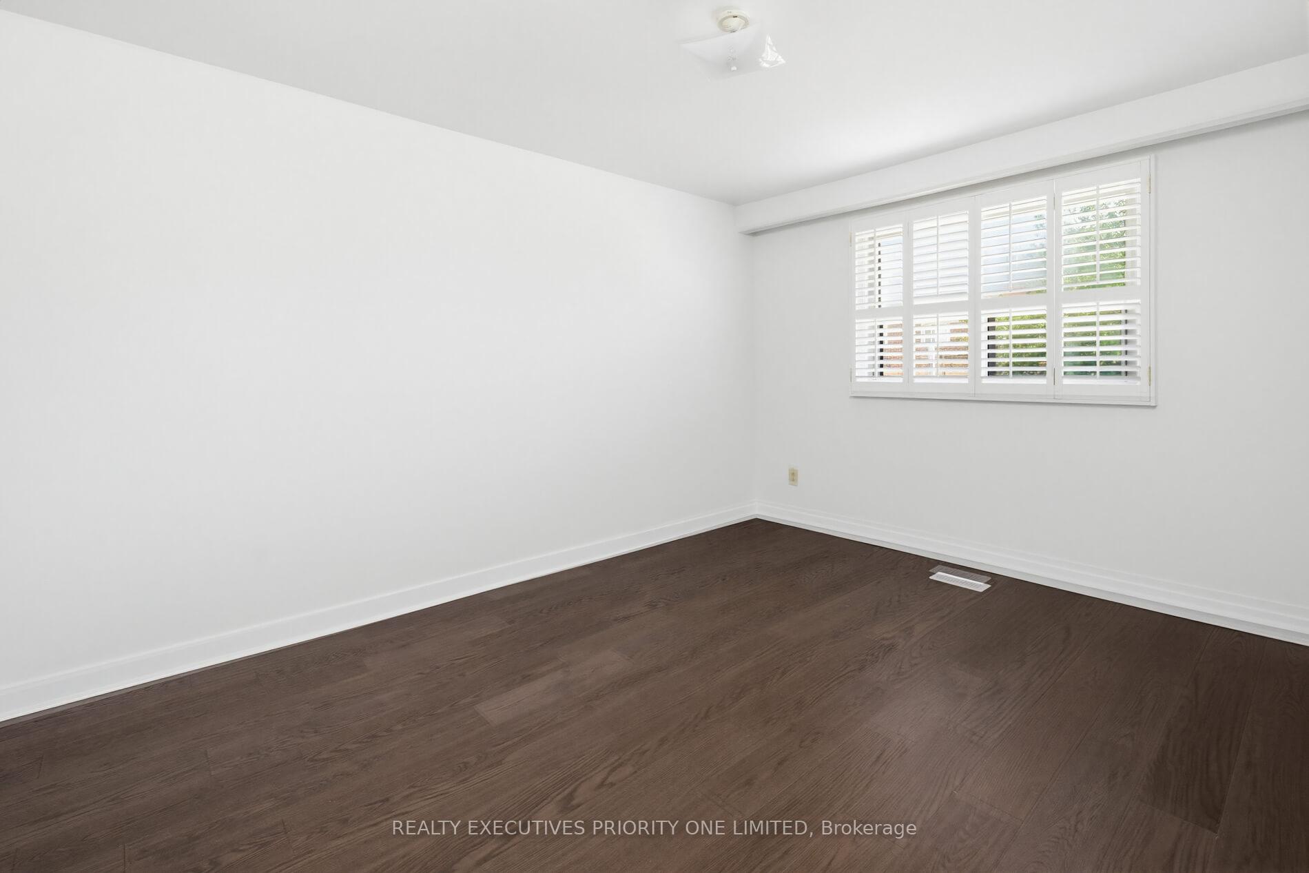 Photo 18 of 55 Picaro Drive, North York, Glenfield-Jane Heights — HOMEH