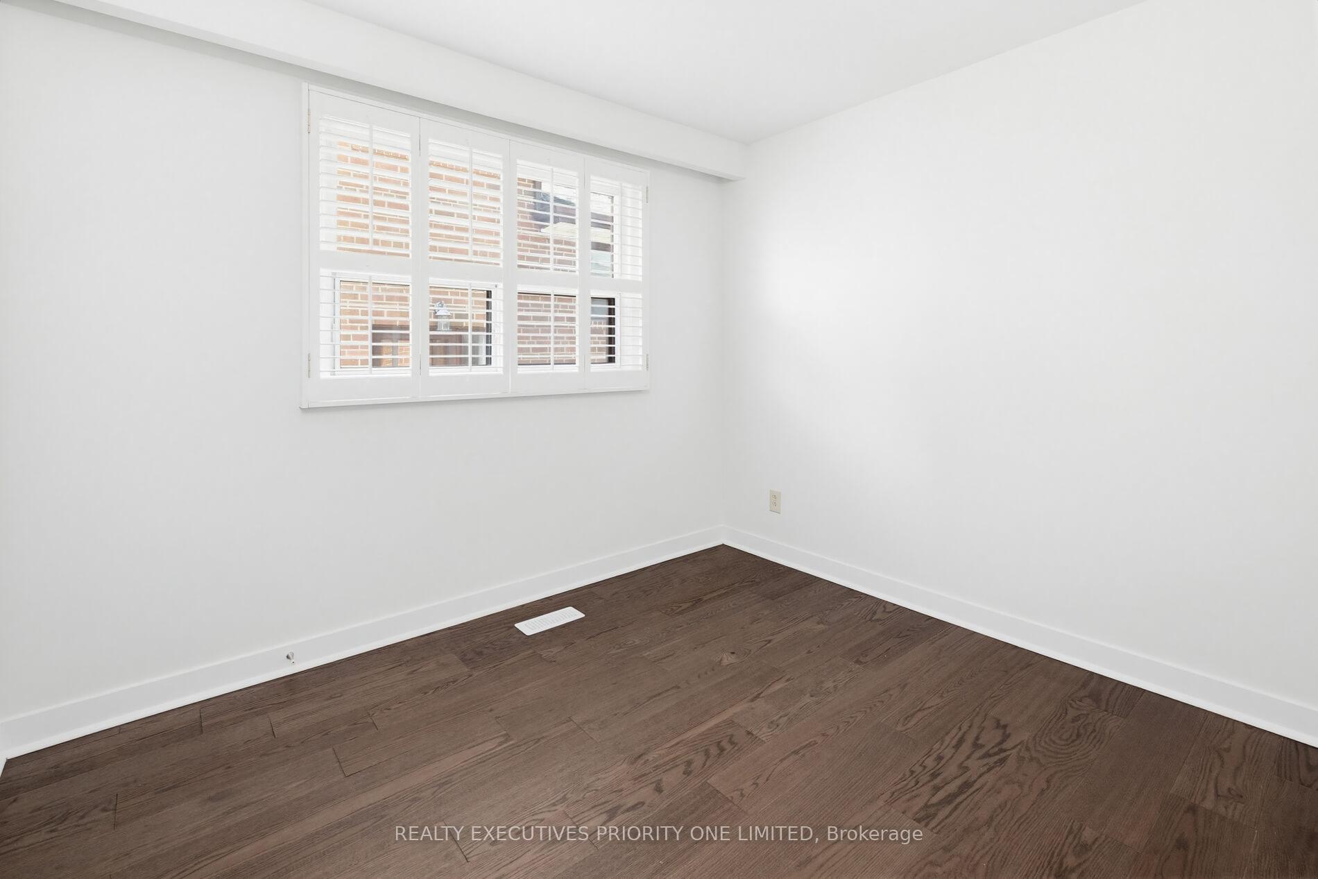 Photo 20 of 55 Picaro Drive, North York, Glenfield-Jane Heights — HOMEH