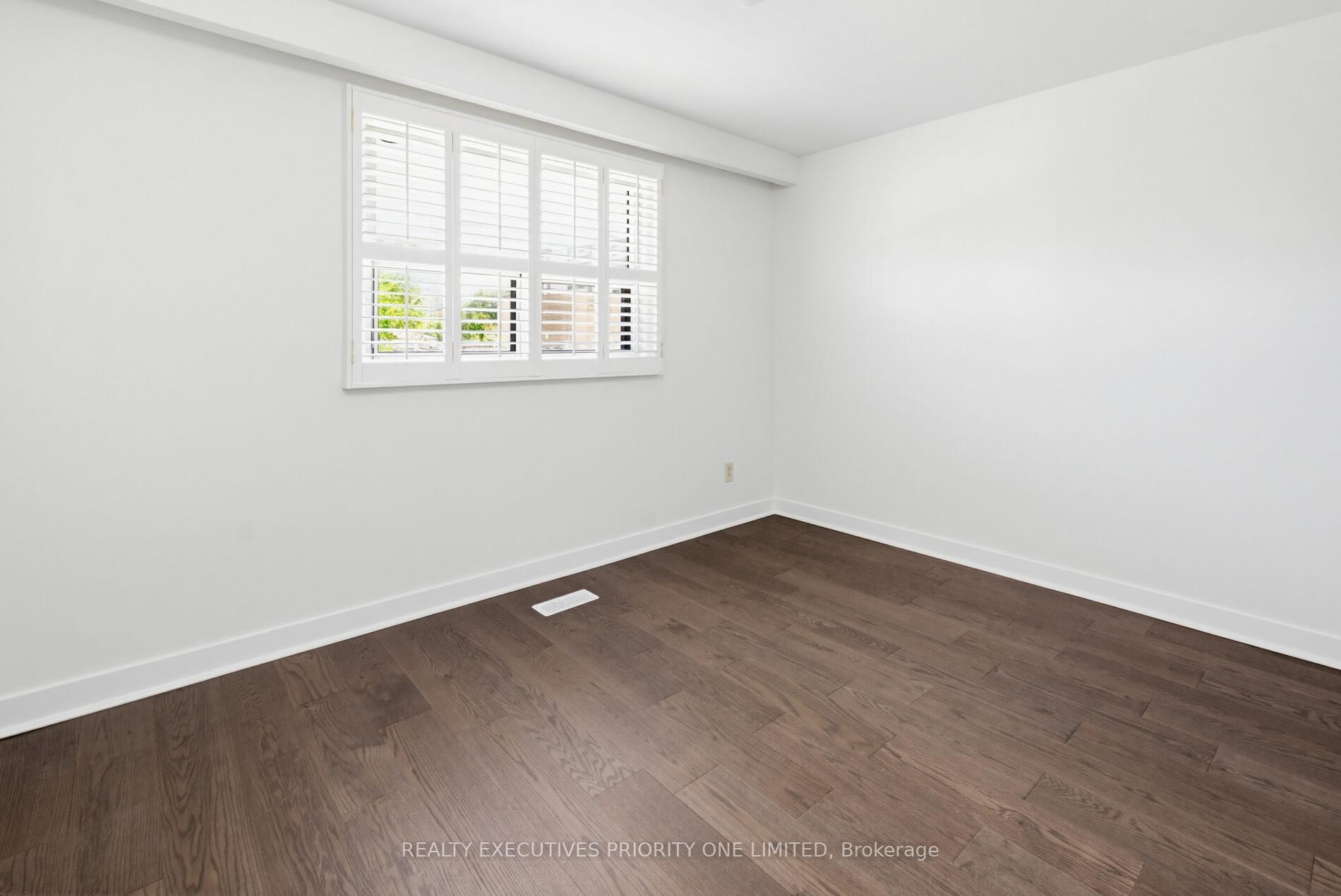 Photo 21 of 55 Picaro Drive, North York, Glenfield-Jane Heights — HOMEH