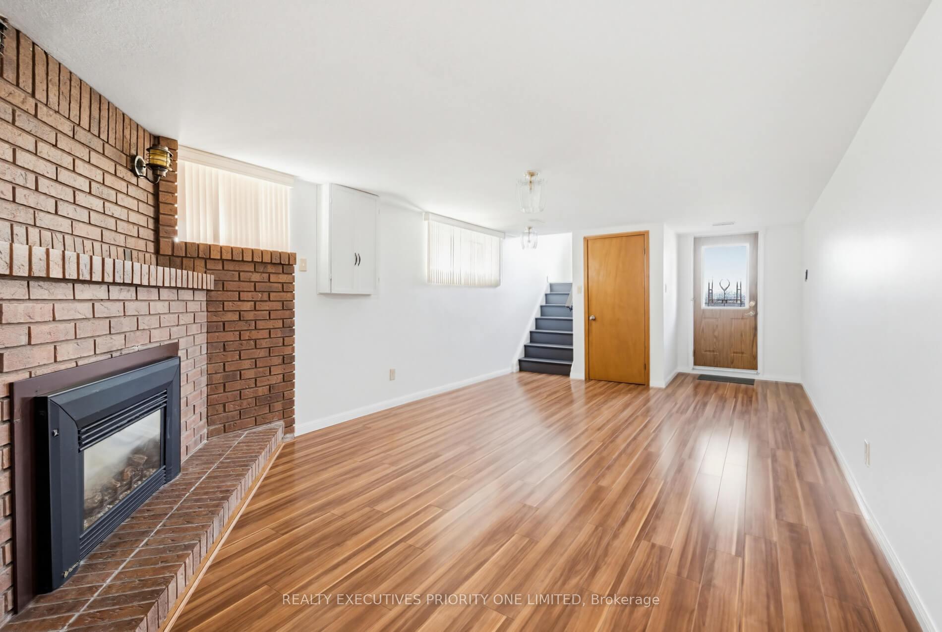 Photo 23 of 55 Picaro Drive, North York, Glenfield-Jane Heights — HOMEH
