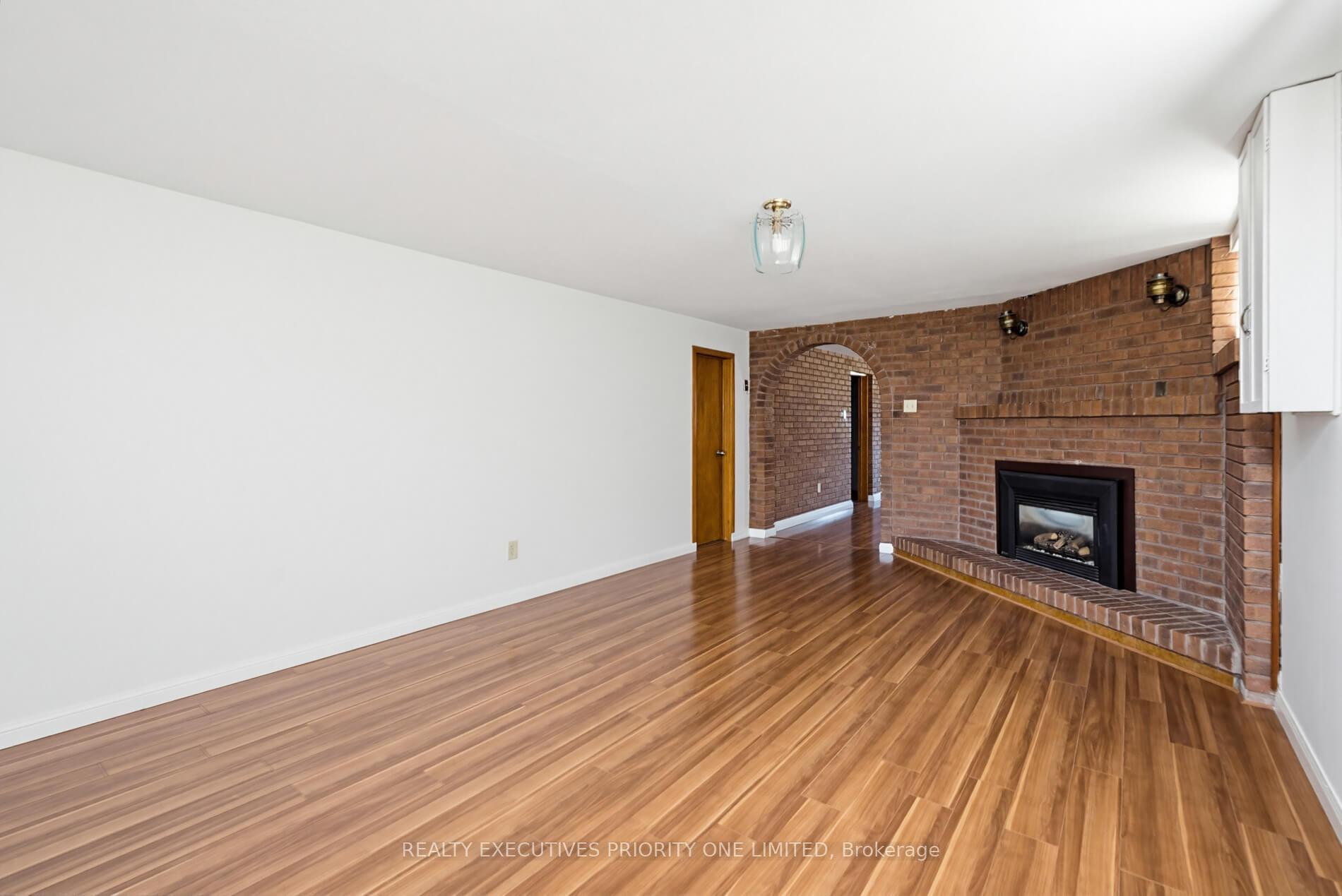Photo 25 of 55 Picaro Drive, North York, Glenfield-Jane Heights — HOMEH