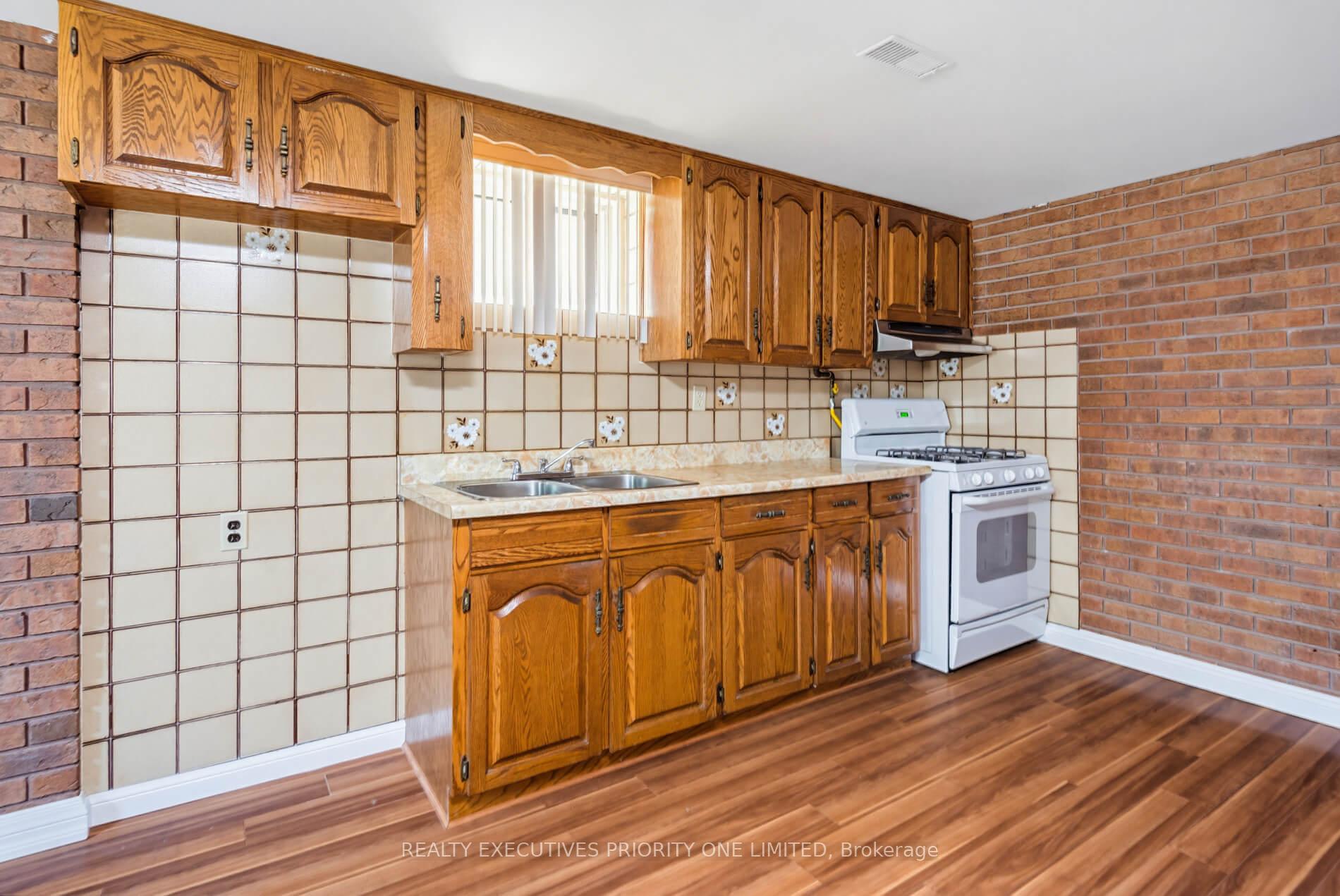Photo 27 of 55 Picaro Drive, North York, Glenfield-Jane Heights — HOMEH