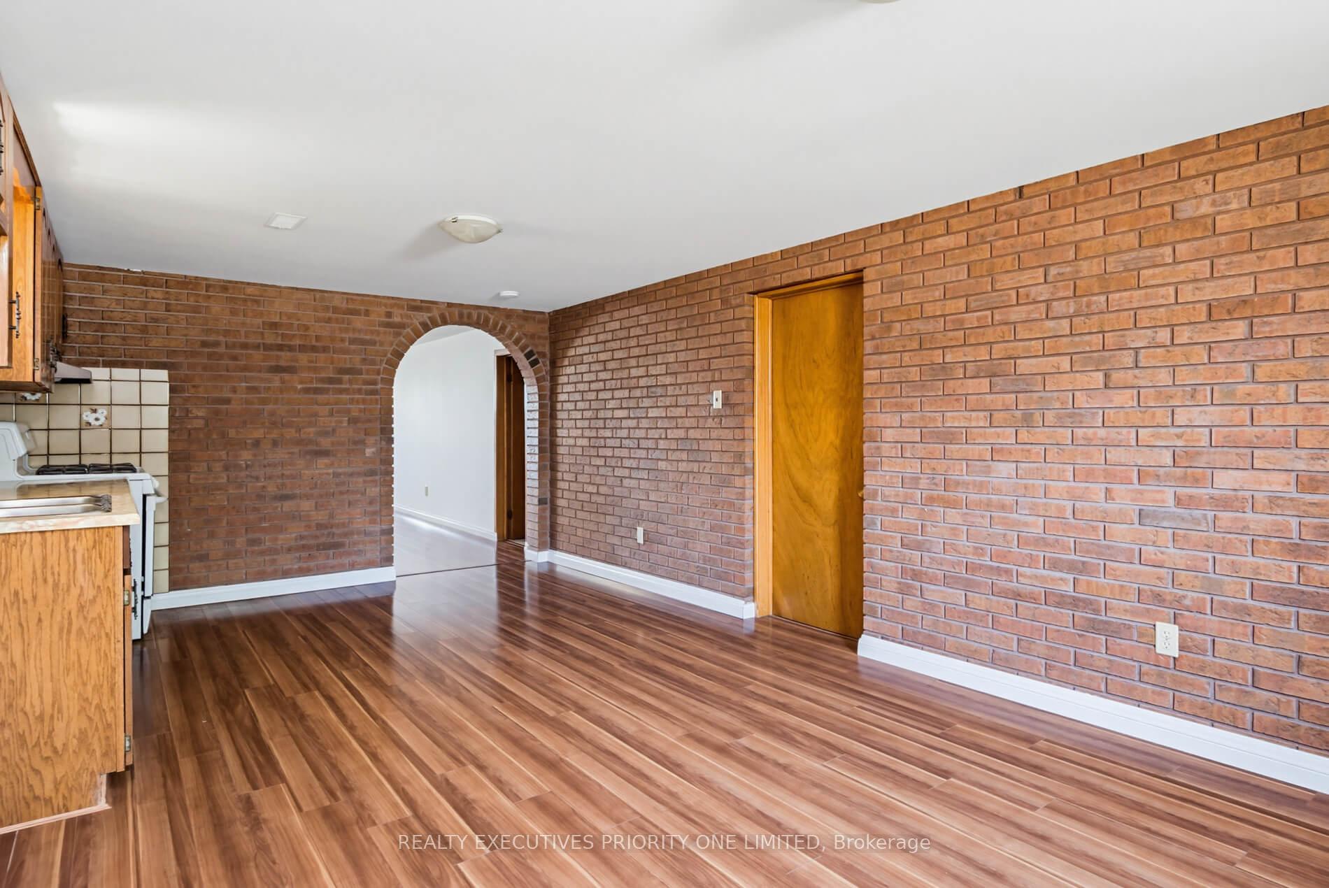 Photo 28 of 55 Picaro Drive, North York, Glenfield-Jane Heights — HOMEH