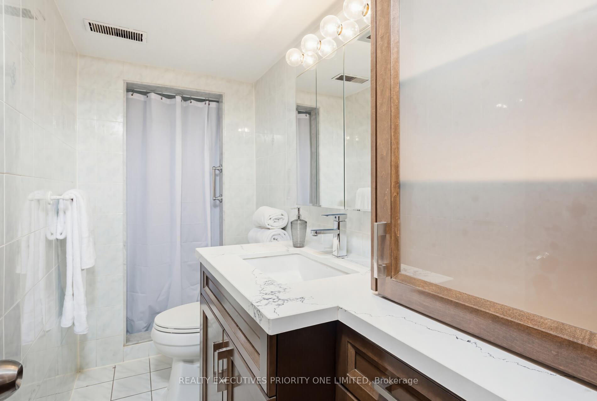 Photo 30 of 55 Picaro Drive, North York, Glenfield-Jane Heights — HOMEH