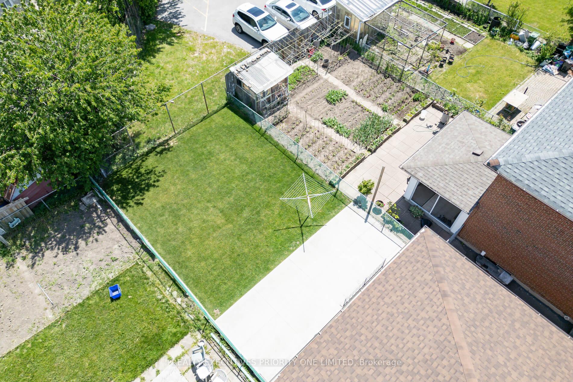 Photo 41 of 55 Picaro Drive, North York, Glenfield-Jane Heights — HOMEH