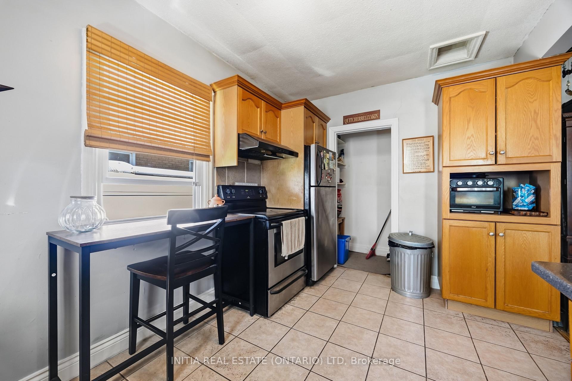 Photo 5 of 272 Kathleen Avenue, Sarnia — HOMEH
