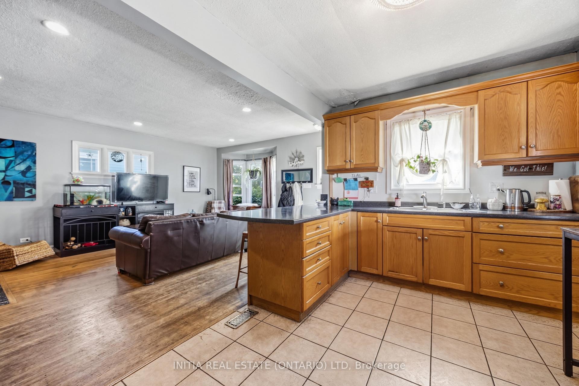 Photo 7 of 272 Kathleen Avenue, Sarnia — HOMEH