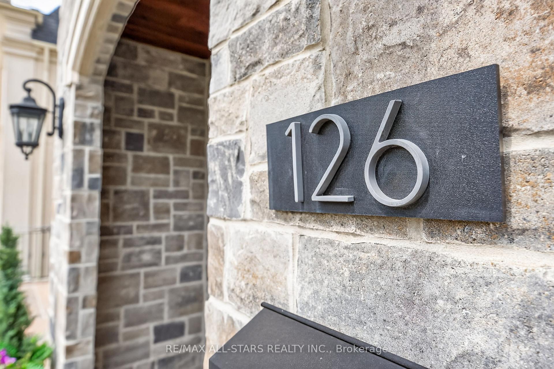 Photo 3 of 126 Hillview Road, Aurora, Aurora Village — HOMEH