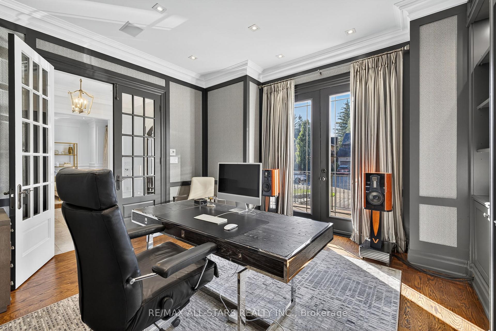 Photo 6 of 126 Hillview Road, Aurora, Aurora Village — HOMEH