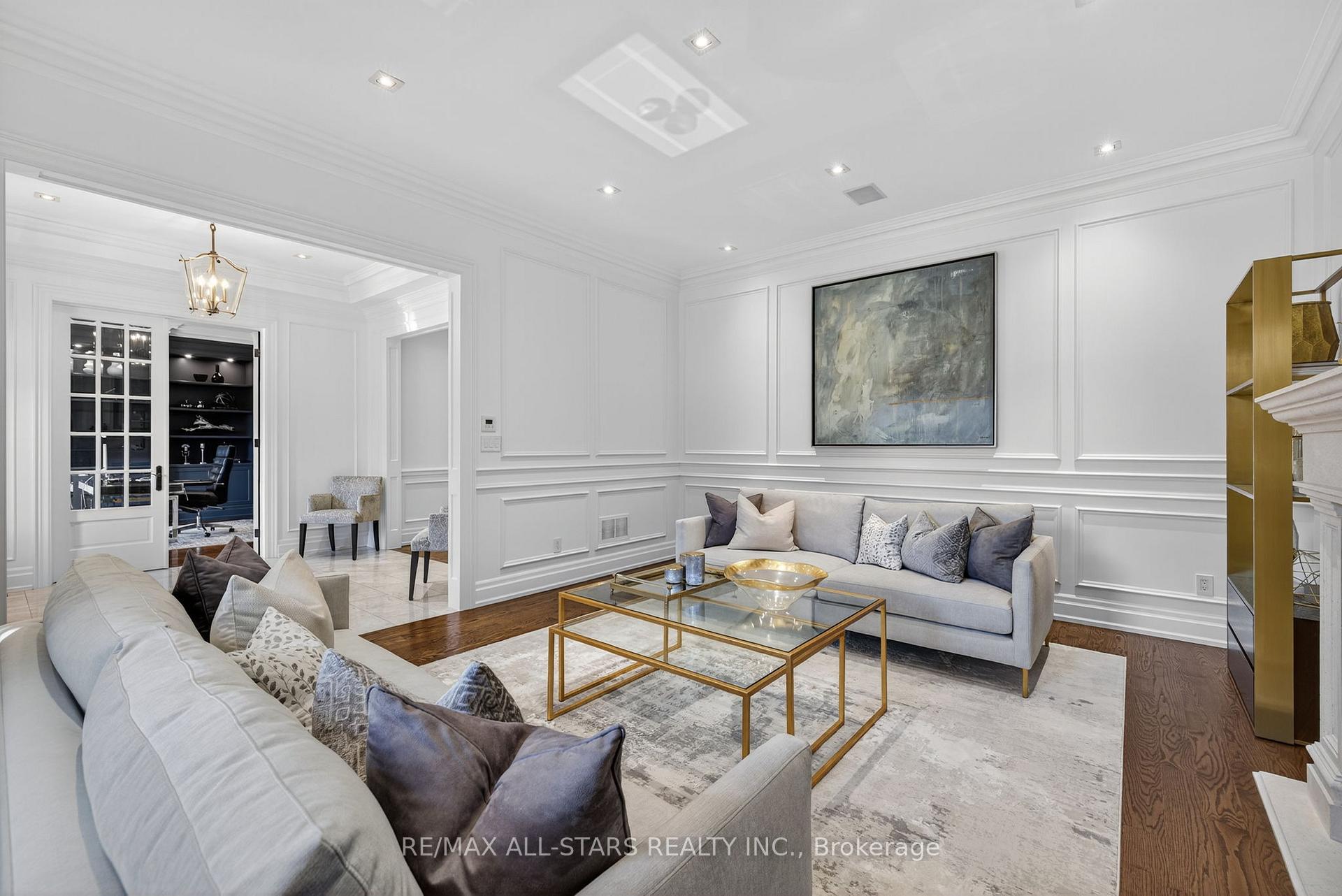 Photo 9 of 126 Hillview Road, Aurora, Aurora Village — HOMEH