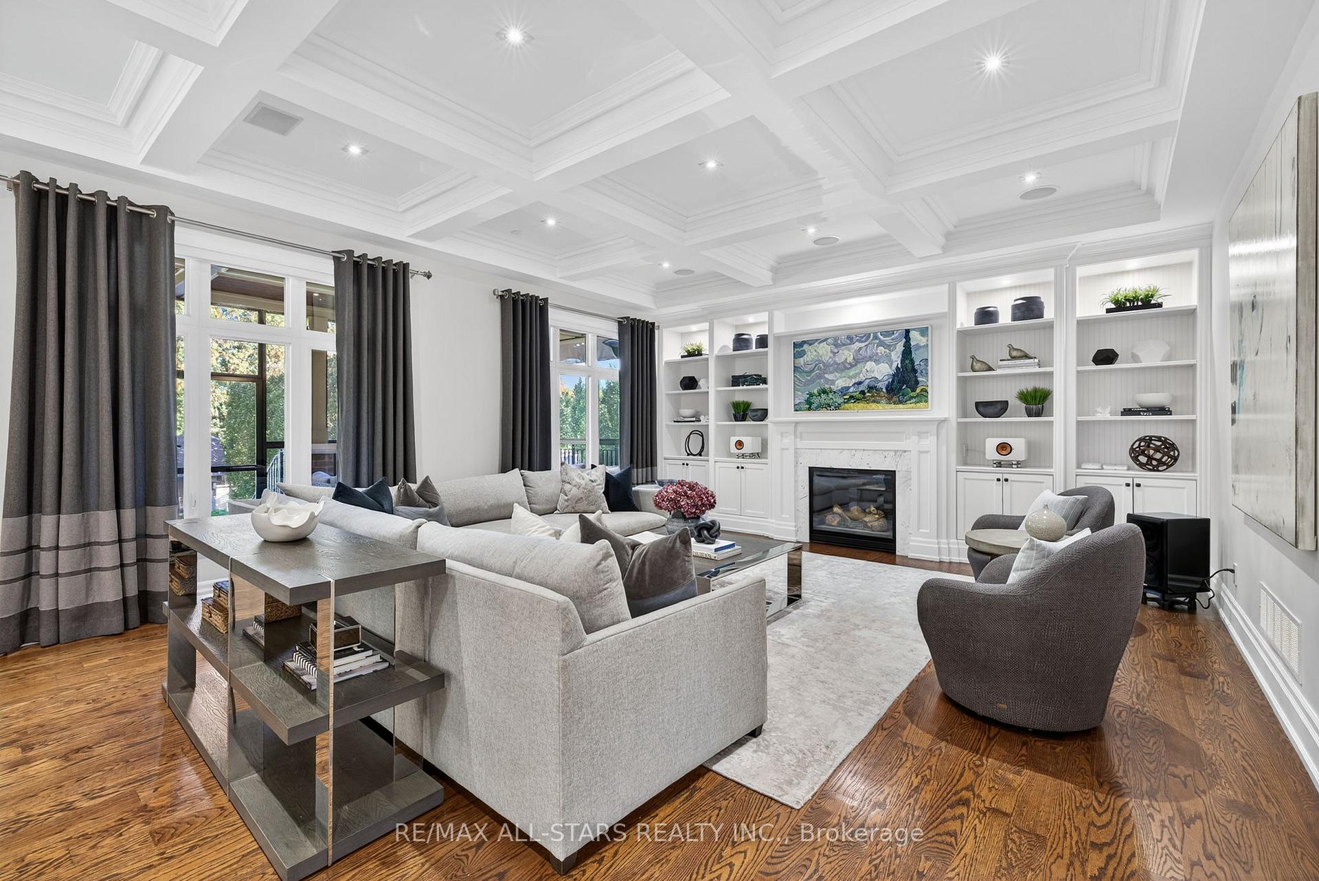 Photo 10 of 126 Hillview Road, Aurora, Aurora Village — HOMEH