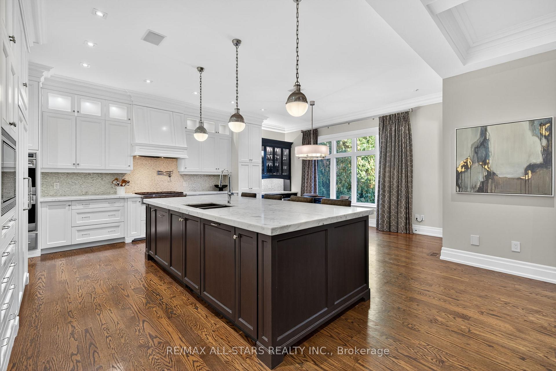Photo 13 of 126 Hillview Road, Aurora, Aurora Village — HOMEH