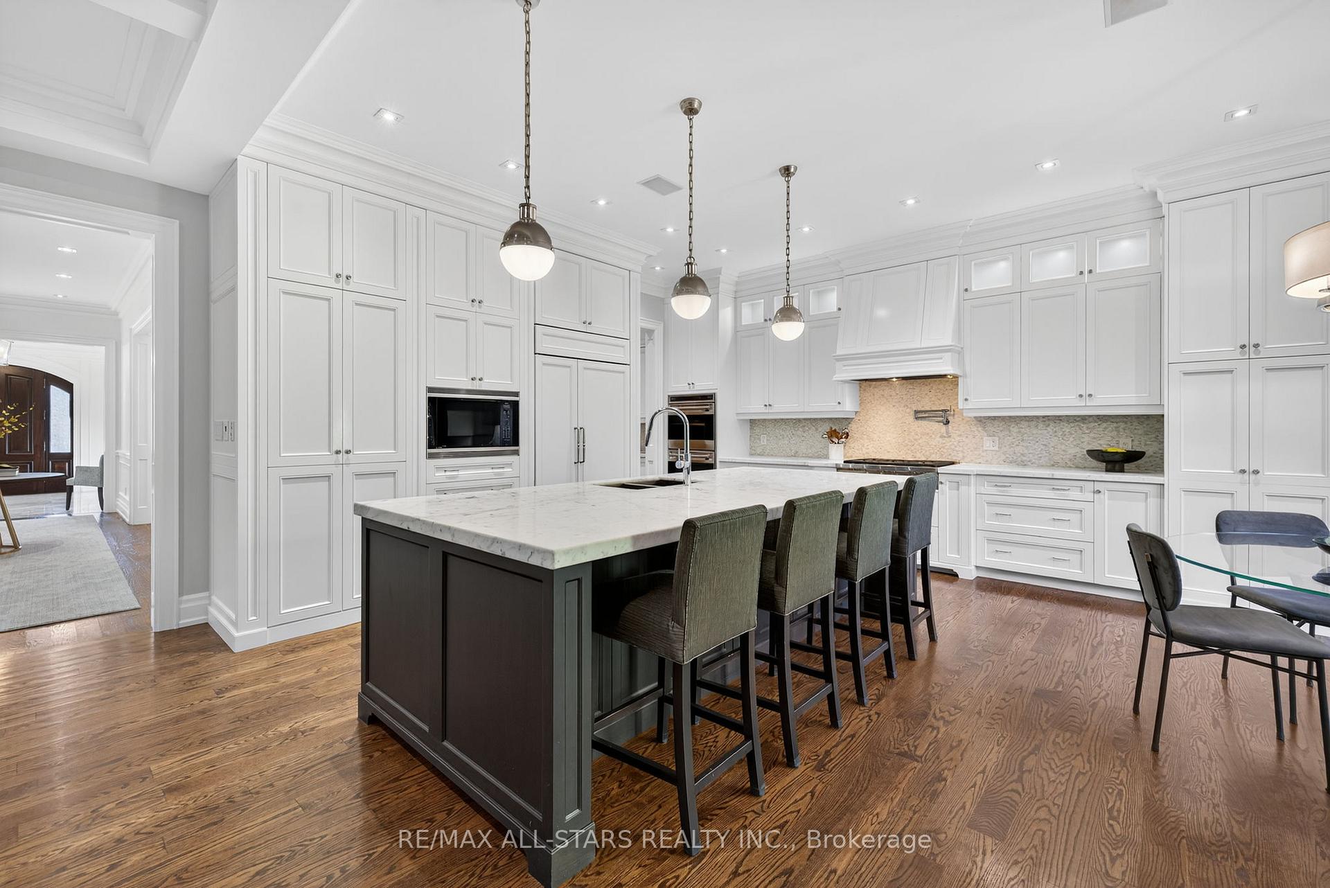 Photo 15 of 126 Hillview Road, Aurora, Aurora Village — HOMEH