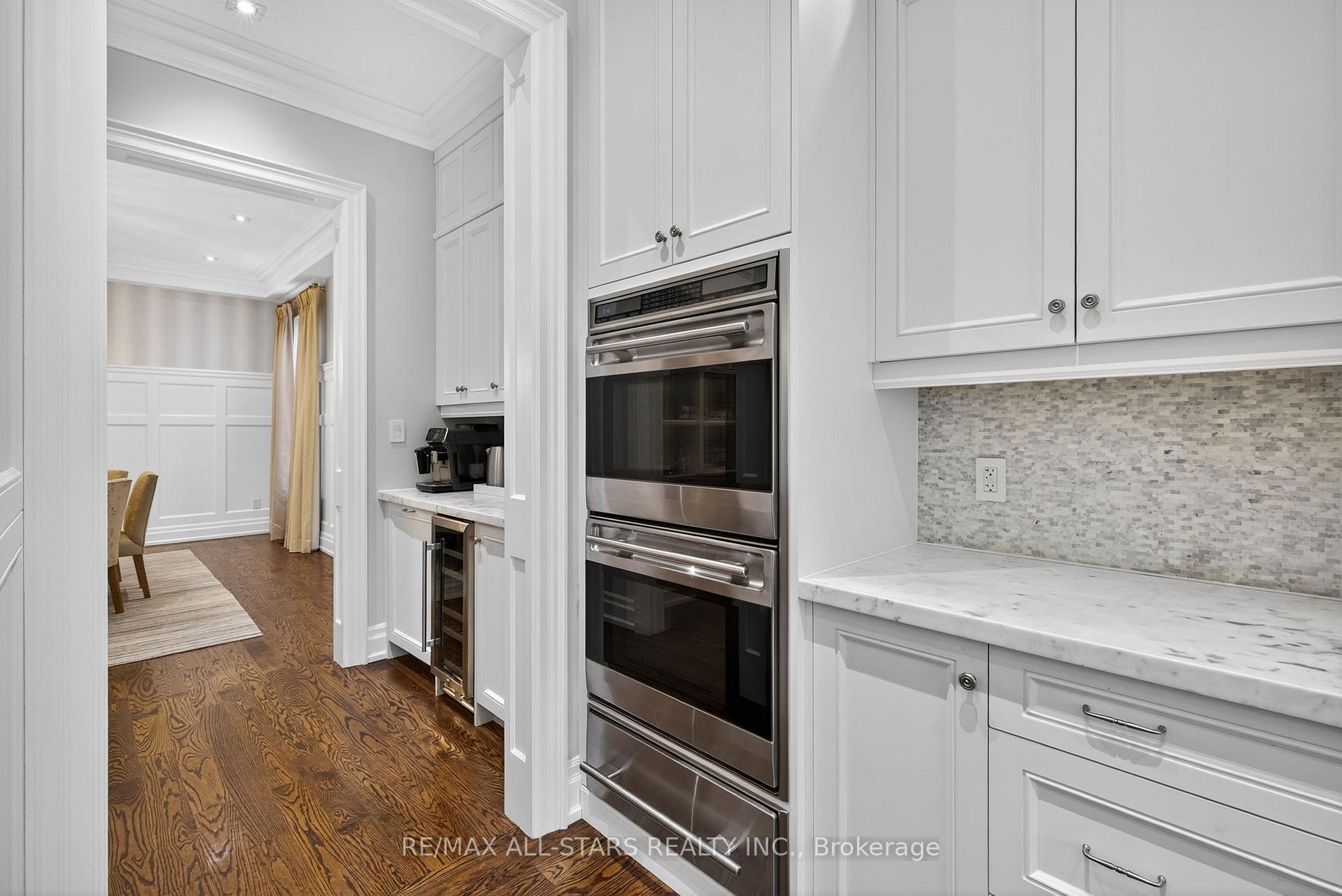 Photo 17 of 126 Hillview Road, Aurora, Aurora Village — HOMEH