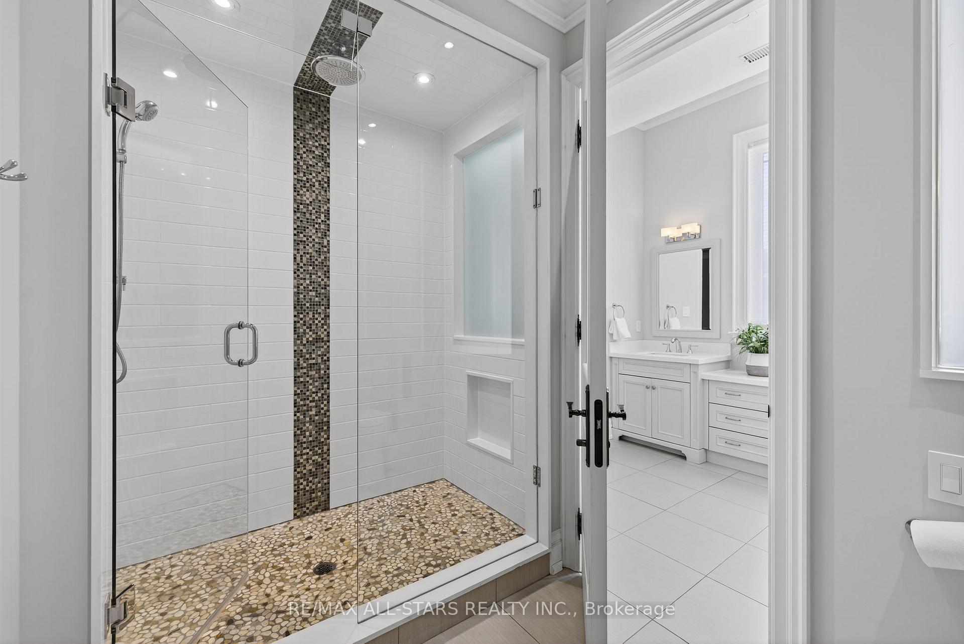 Photo 27 of 126 Hillview Road, Aurora, Aurora Village — HOMEH