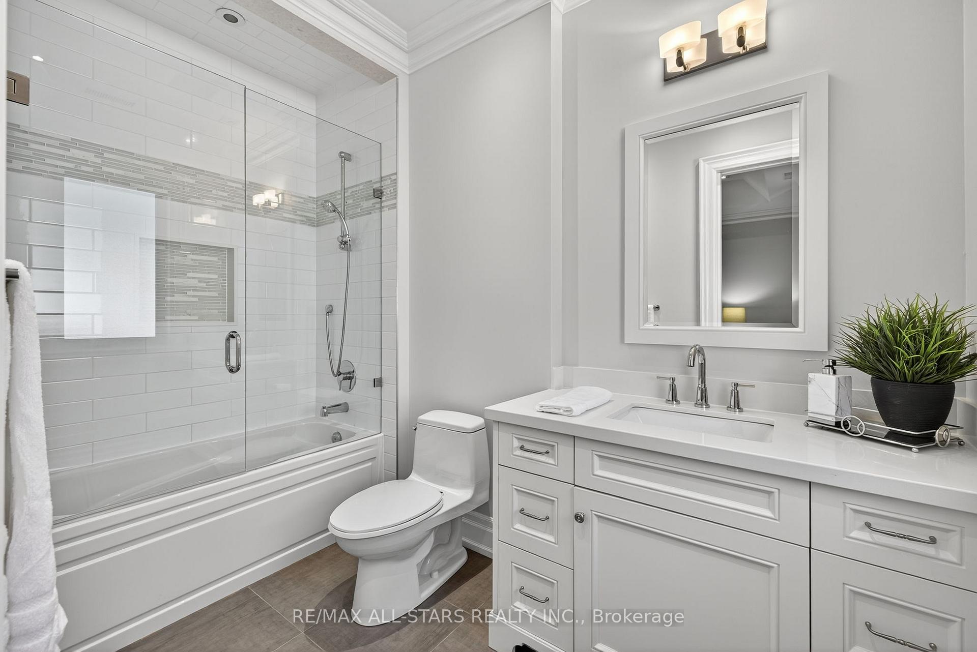 Photo 31 of 126 Hillview Road, Aurora, Aurora Village — HOMEH
