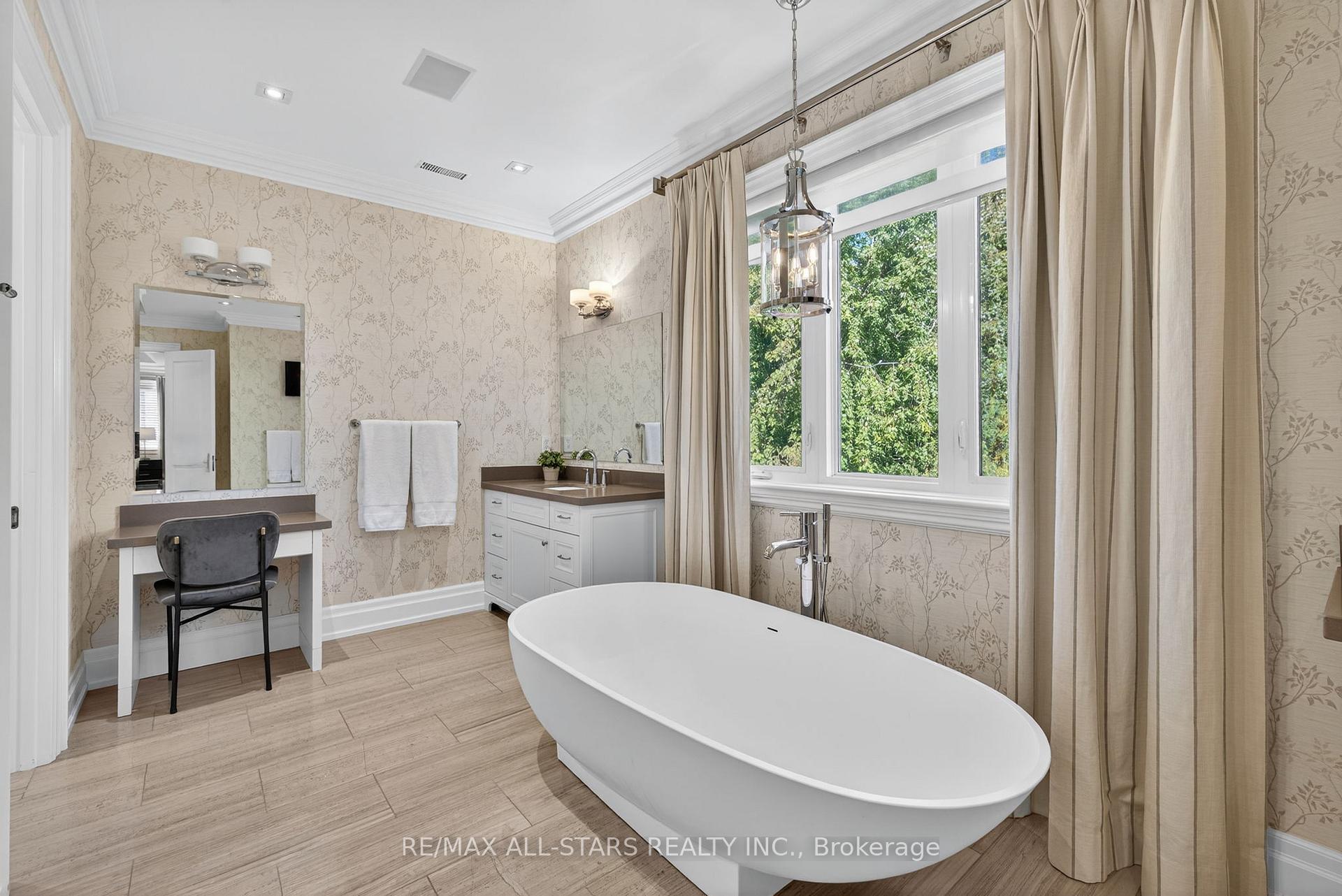 Photo 34 of 126 Hillview Road, Aurora, Aurora Village — HOMEH