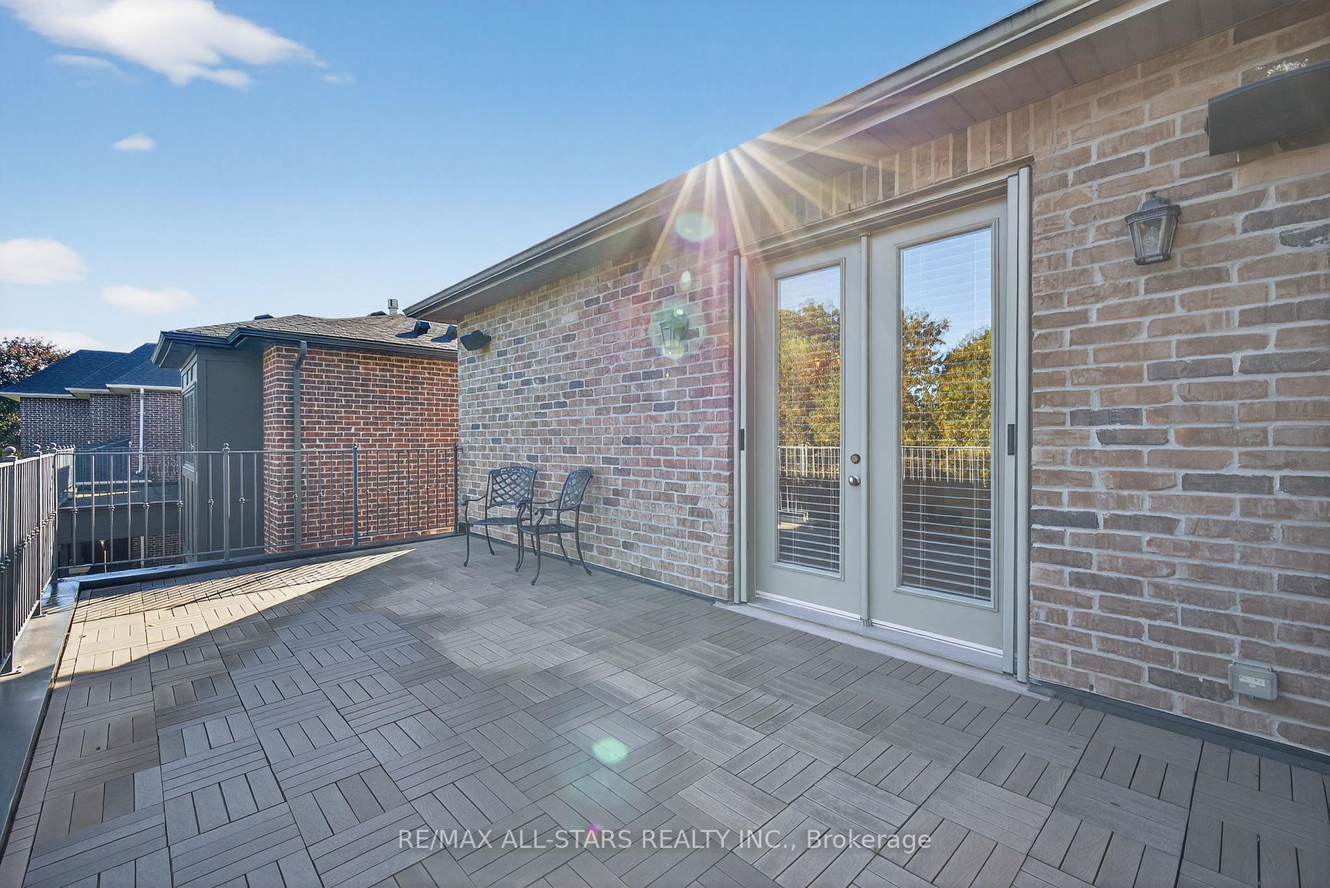 Photo 36 of 126 Hillview Road, Aurora, Aurora Village — HOMEH