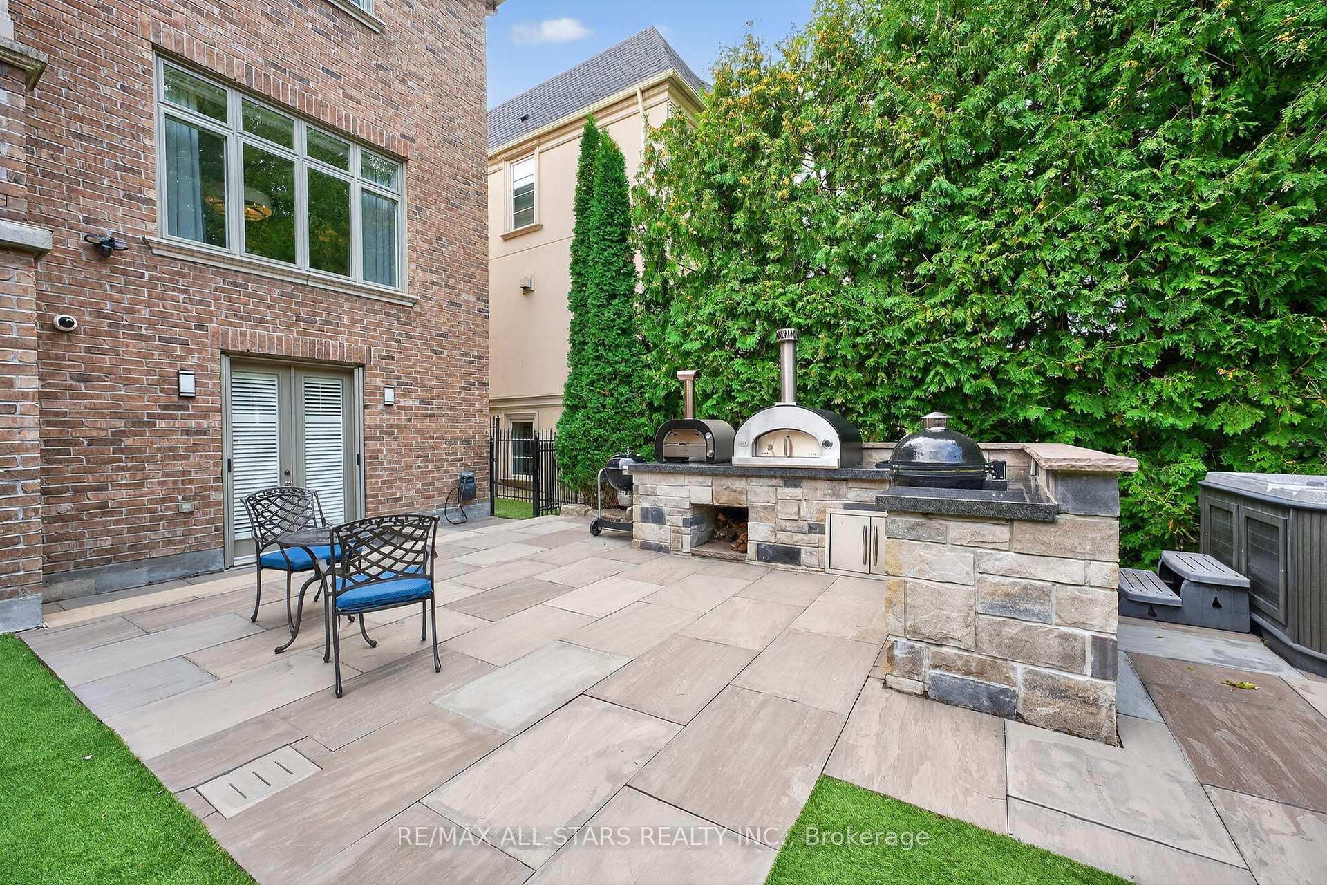 Photo 44 of 126 Hillview Road, Aurora, Aurora Village — HOMEH