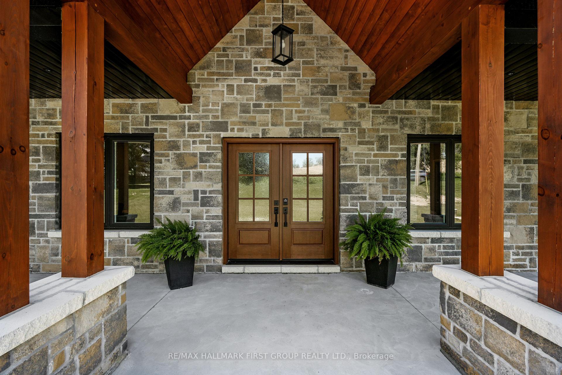 Photo 3 of 3922 Kennedy Road, Hamilton Township, Rural Hamilton — HOMEH