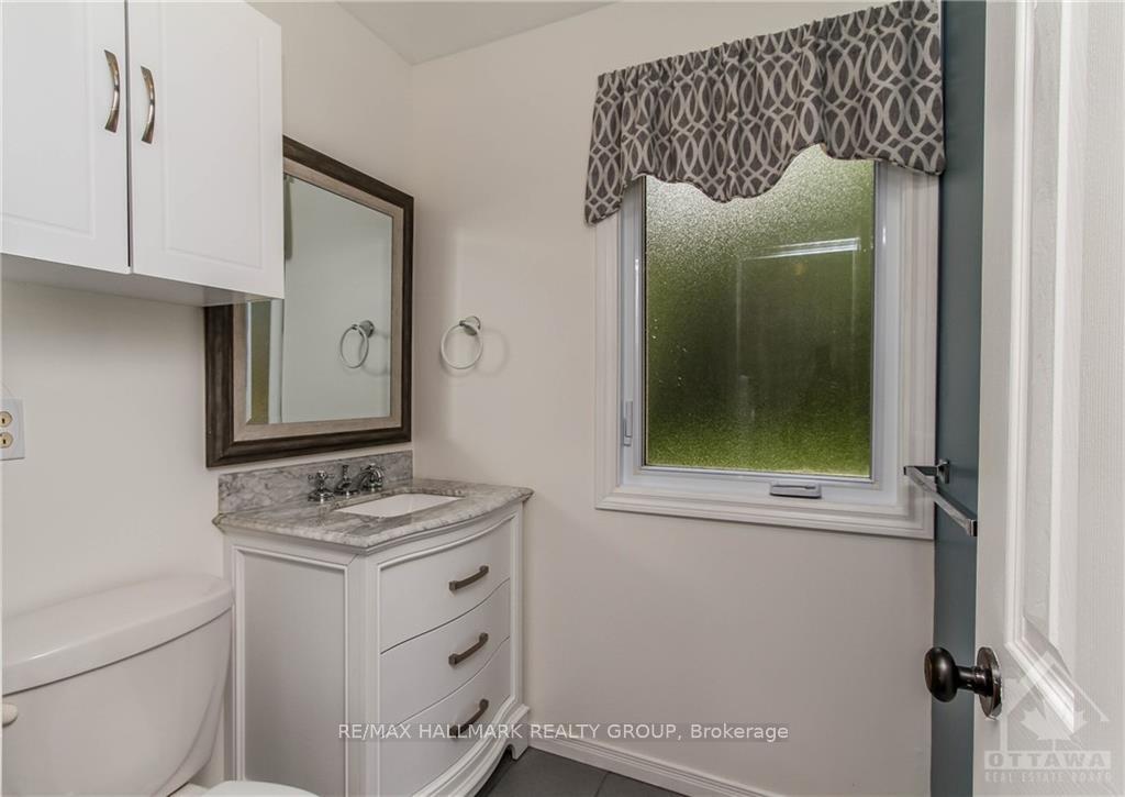 Photo 11 of 570 Duff Crescent, Ottawa, Beacon Hill North — HOMEH