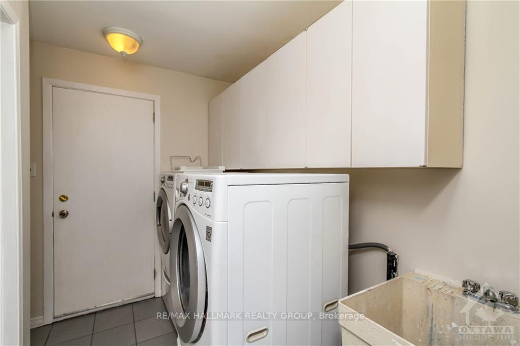 Photo 12 of 570 Duff Crescent, Ottawa, Beacon Hill North — HOMEH