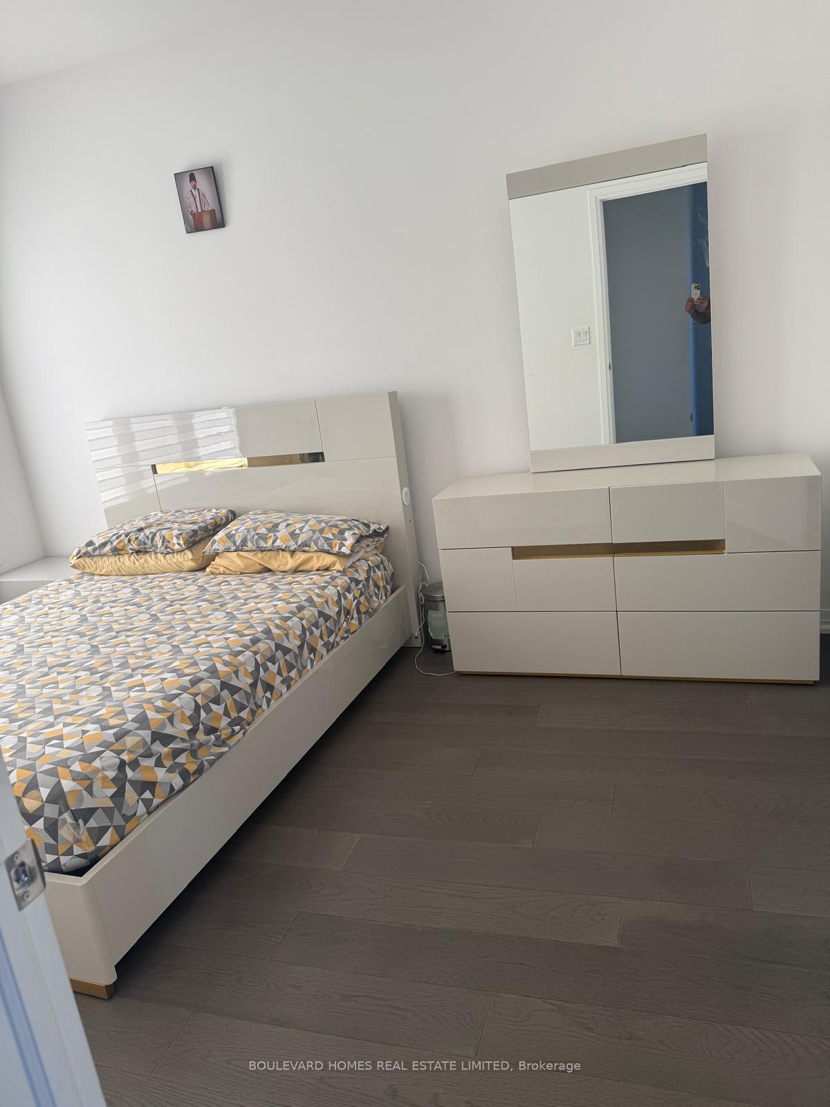 Photo 11 of 38 Yans Way, Markham, Buttonville — HOMEH