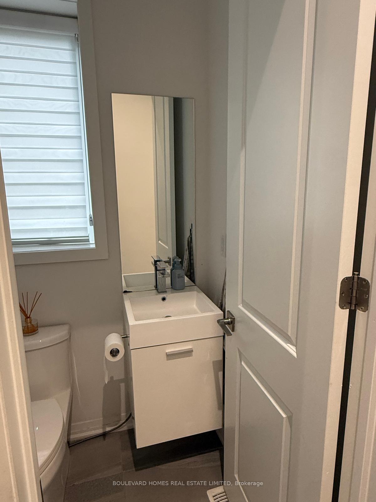 Photo 16 of 38 Yans Way, Markham, Buttonville — HOMEH