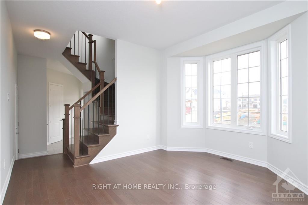 Photo 11 of 106 Mesa Drive, Ottawa, Barrhaven - Half Moon Bay — HOMEH