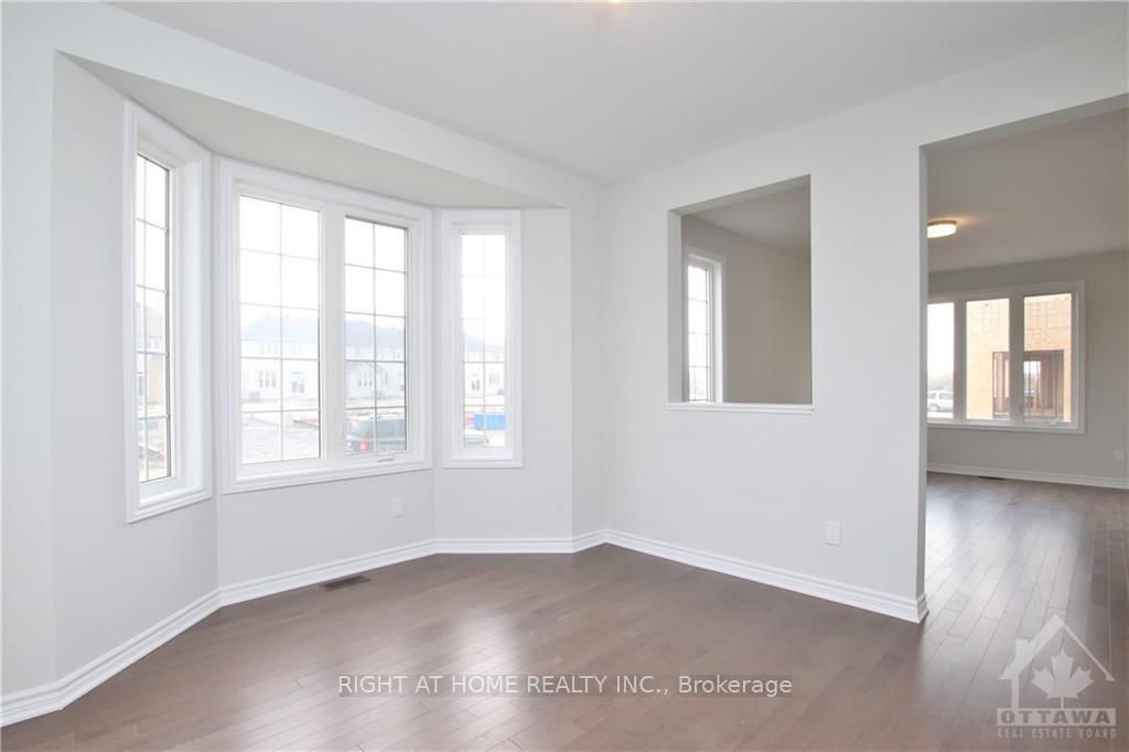 Photo 12 of 106 Mesa Drive, Ottawa, Barrhaven - Half Moon Bay — HOMEH