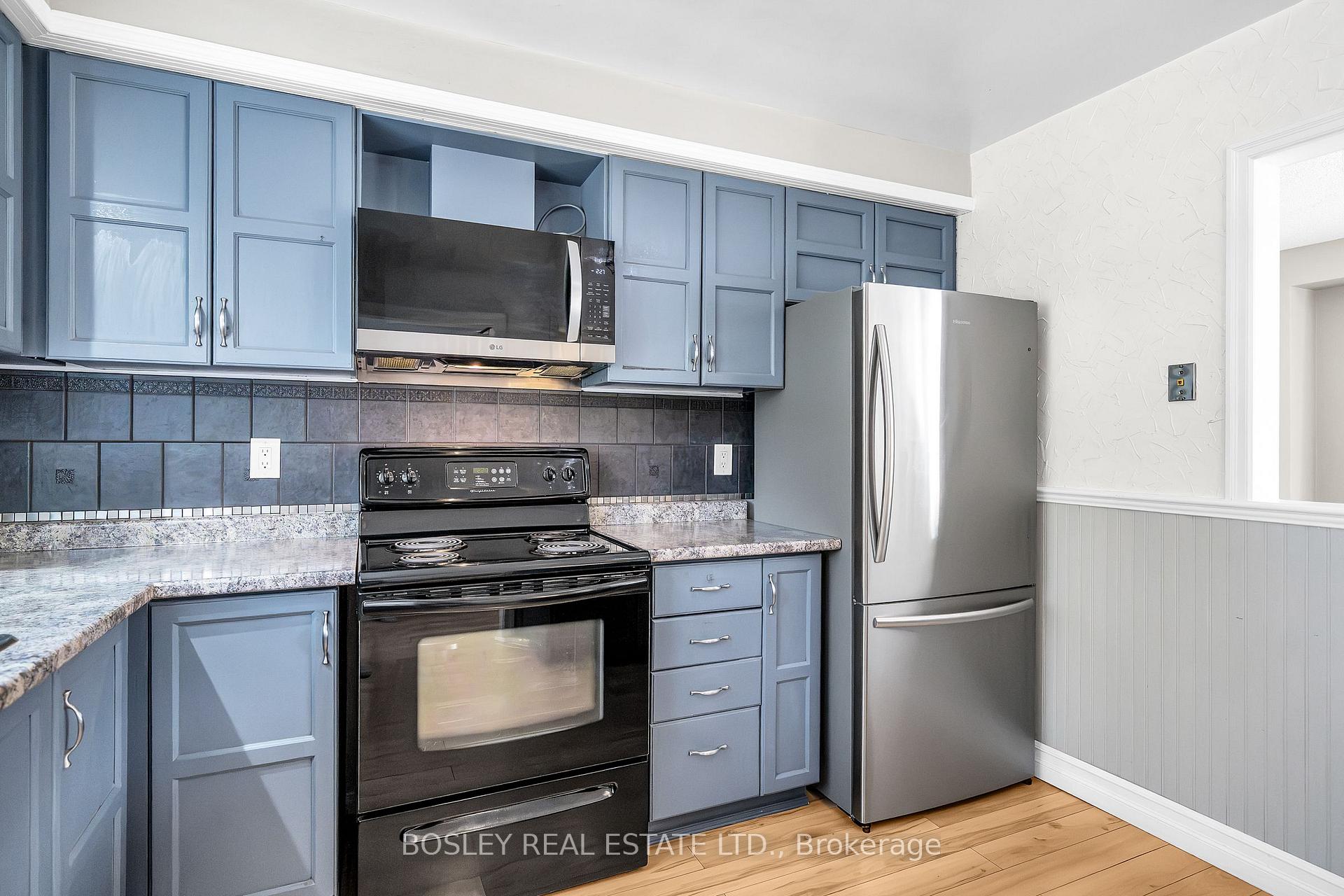 Photo 4 of 74 Elford Drive, Clarington, Bowmanville — HOMEH