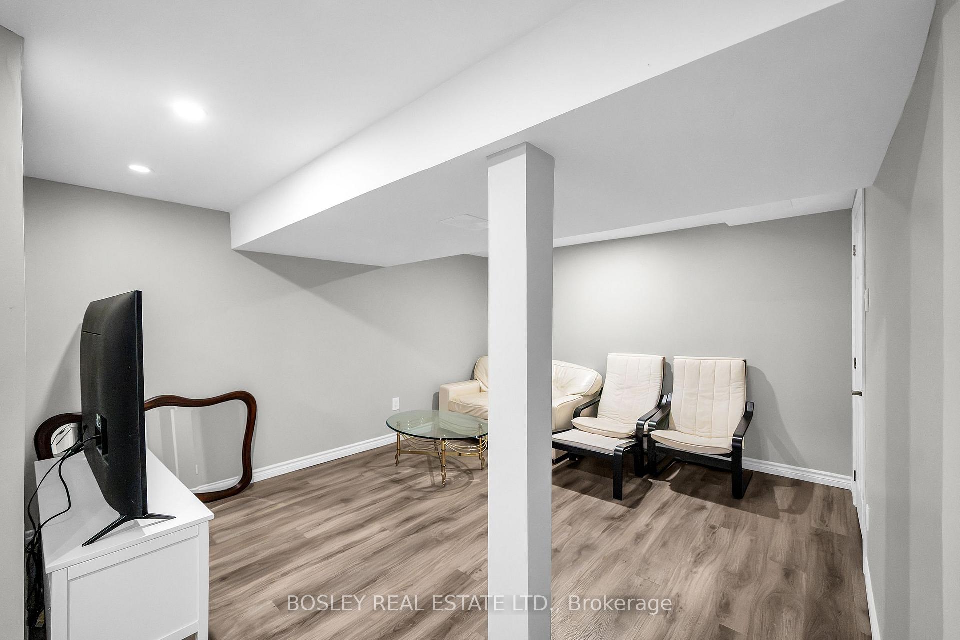 Photo 9 of 74 Elford Drive, Clarington, Bowmanville — HOMEH