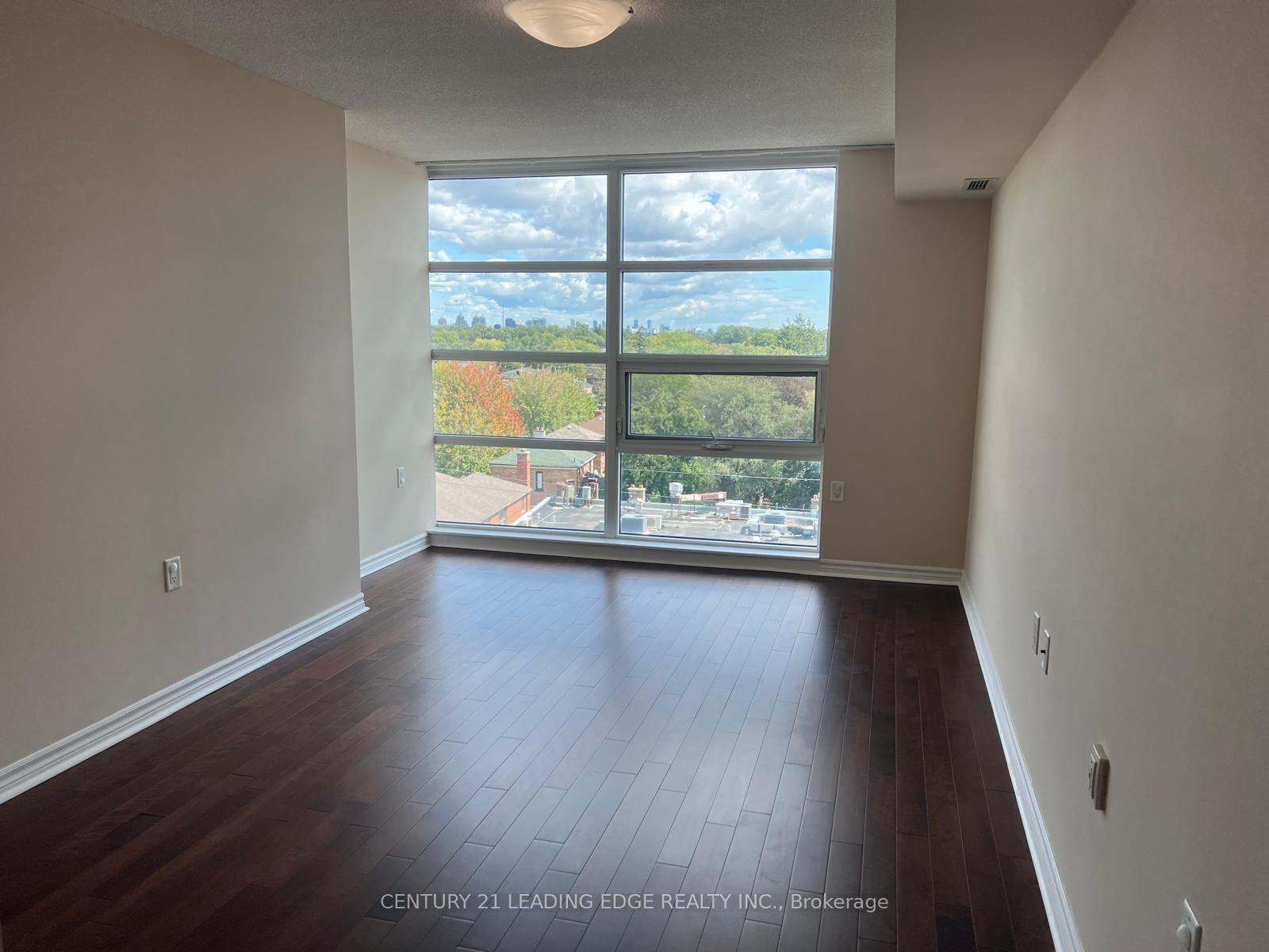 Photo 9 of Unit 706, 3830 Bathurst Street, North York, Clanton Park — HOMEH