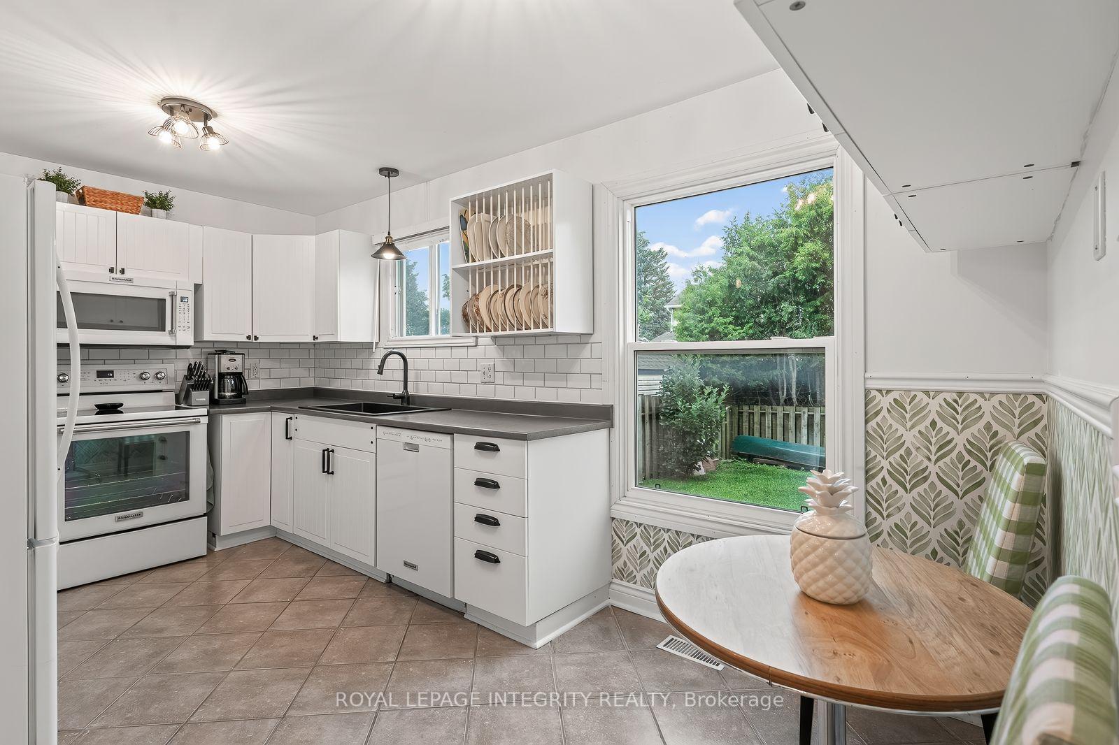 Photo 18 of 30 Sumner Street, Ottawa, Kanata - Glencairn/Hazeldean — HOMEH