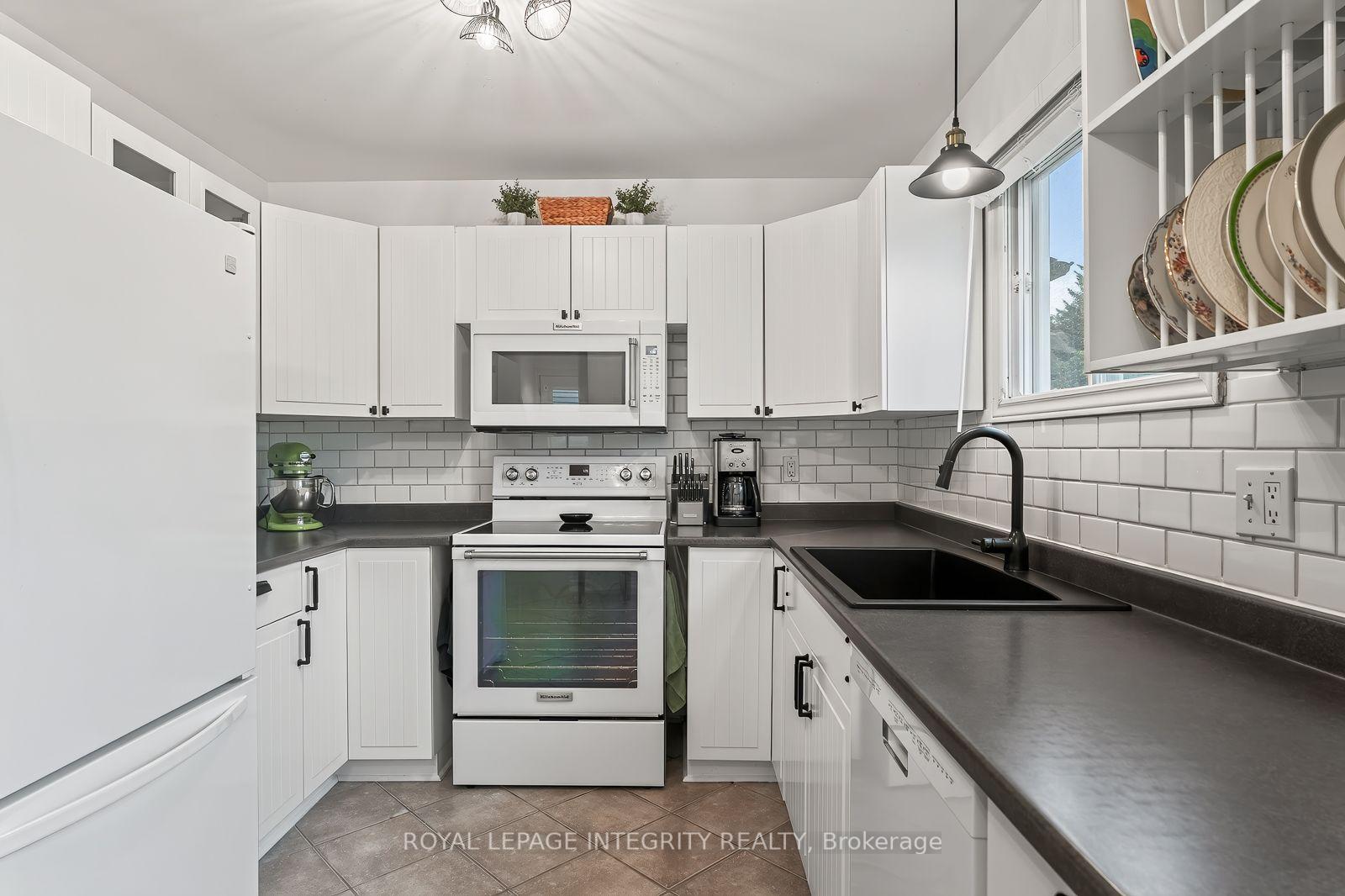 Photo 19 of 30 Sumner Street, Ottawa, Kanata - Glencairn/Hazeldean — HOMEH