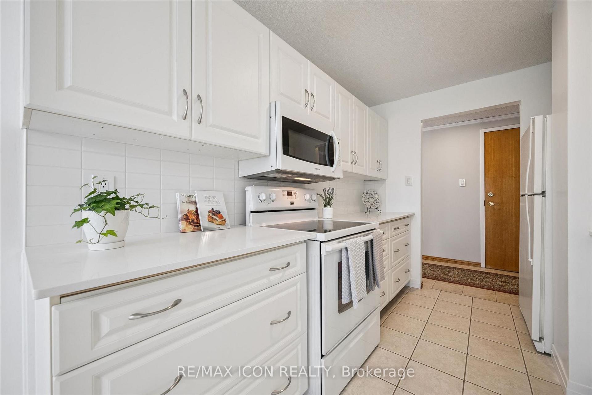 Photo 2 of Unit 311, 55 Blue Springs Drive, Waterloo, Colonial Acres — HOMEH