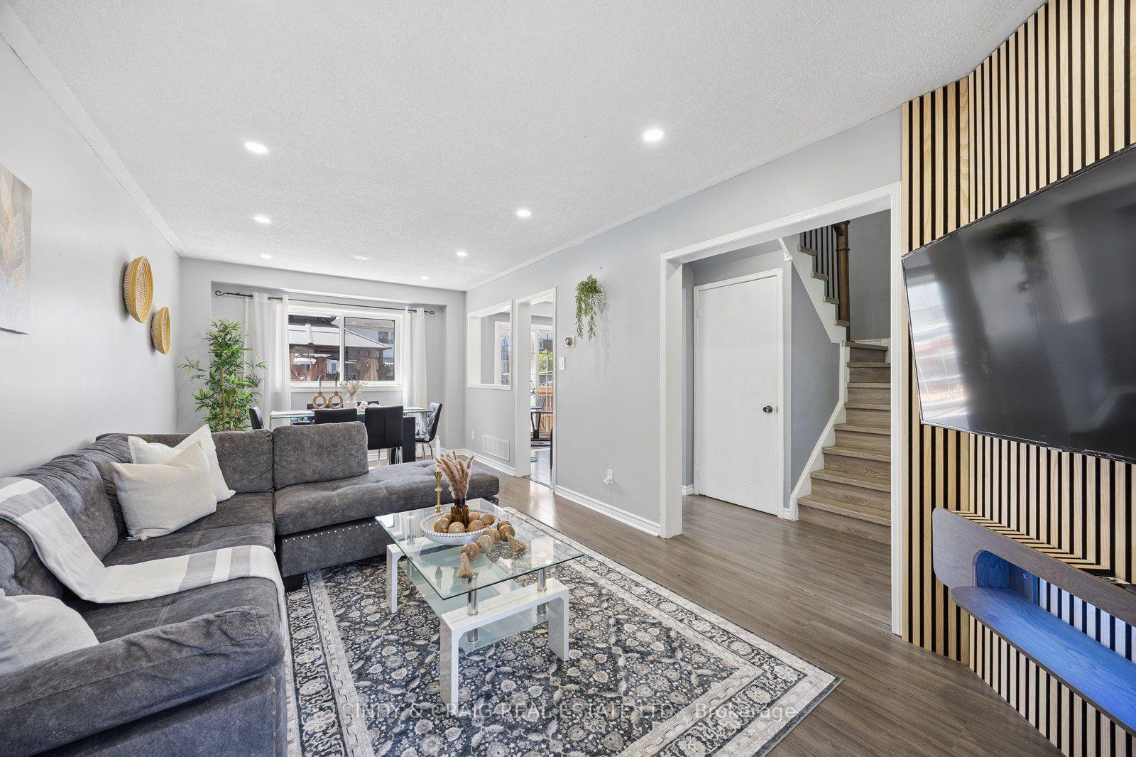 Photo 4 of 25 John Walter Crescent, Clarington, Courtice — HOMEH