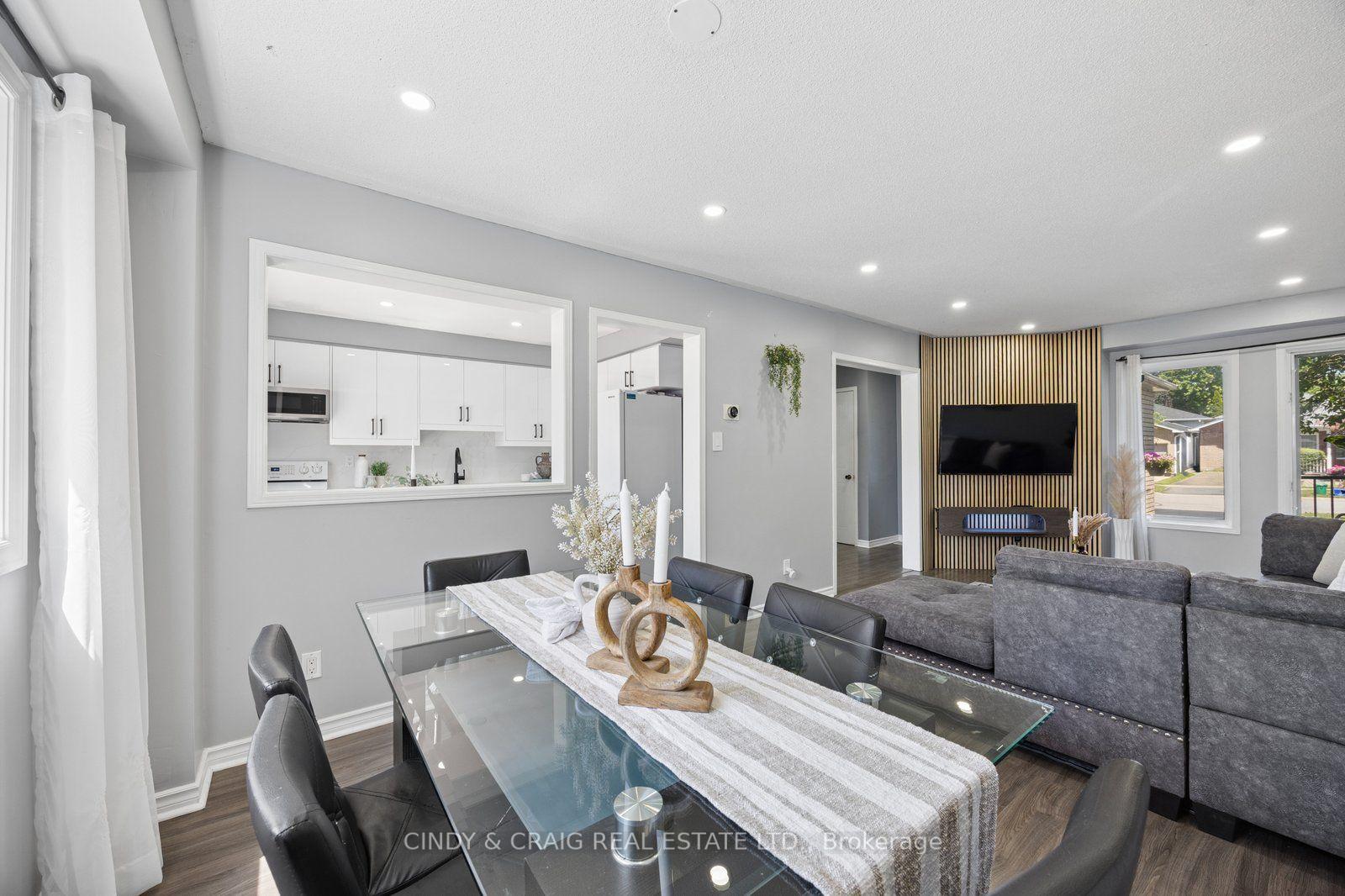 Photo 6 of 25 John Walter Crescent, Clarington, Courtice — HOMEH