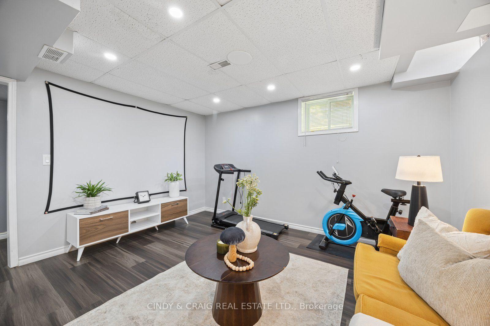 Photo 14 of 25 John Walter Crescent, Clarington, Courtice — HOMEH