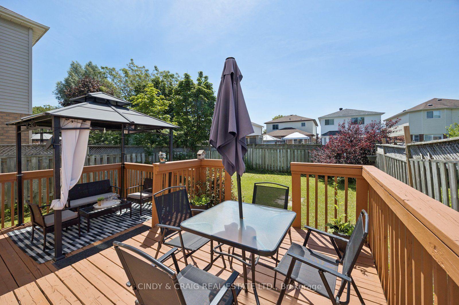 Photo 17 of 25 John Walter Crescent, Clarington, Courtice — HOMEH