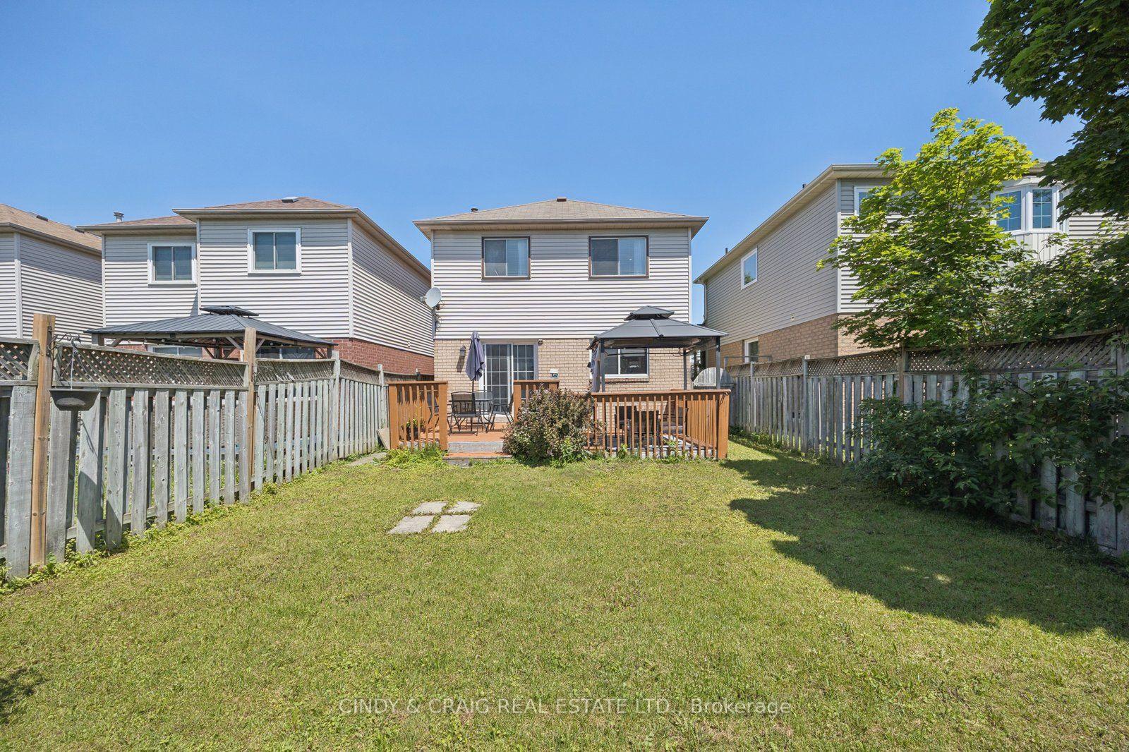 Photo 19 of 25 John Walter Crescent, Clarington, Courtice — HOMEH