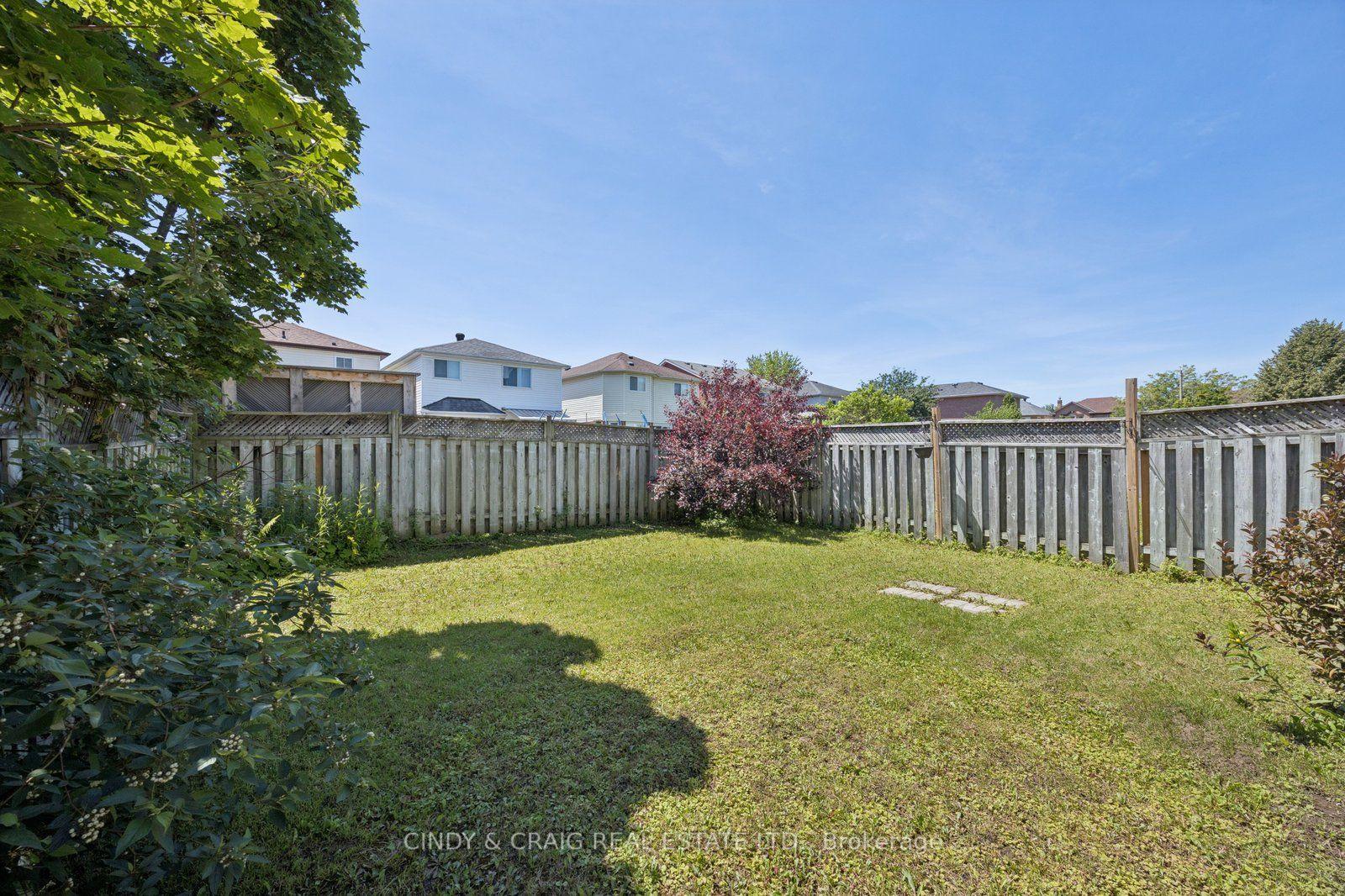 Photo 20 of 25 John Walter Crescent, Clarington, Courtice — HOMEH