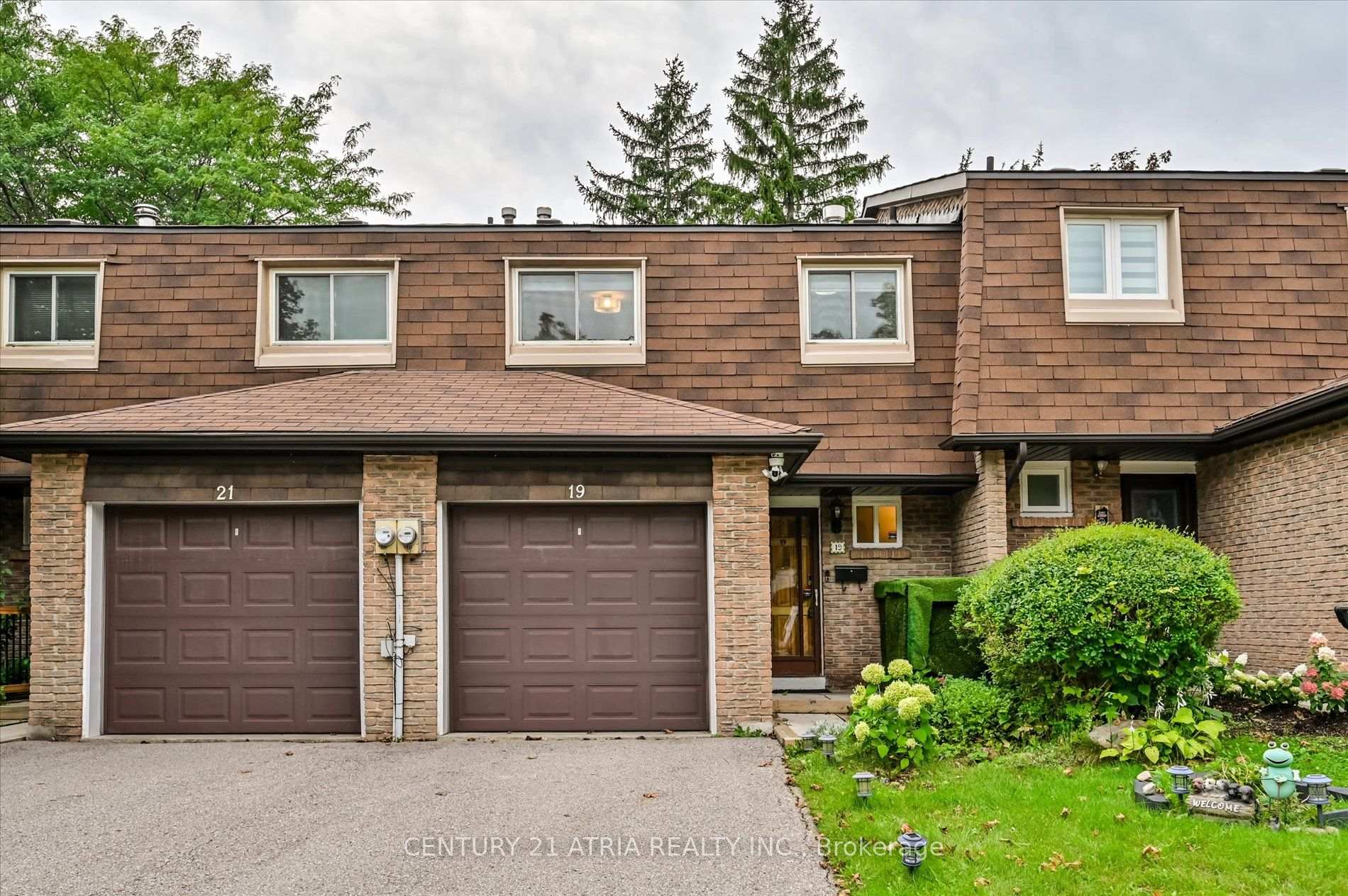 Front of 19 Aspenwood Drive