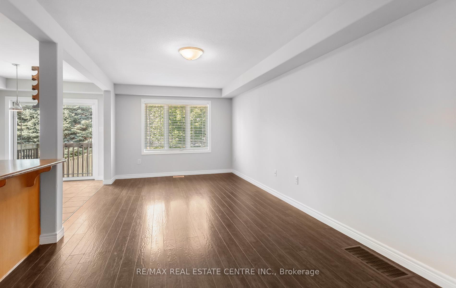 Photo 5 of Unit 38, 8 Hemlock Way, Grimsby, Grimsby West — HOMEH